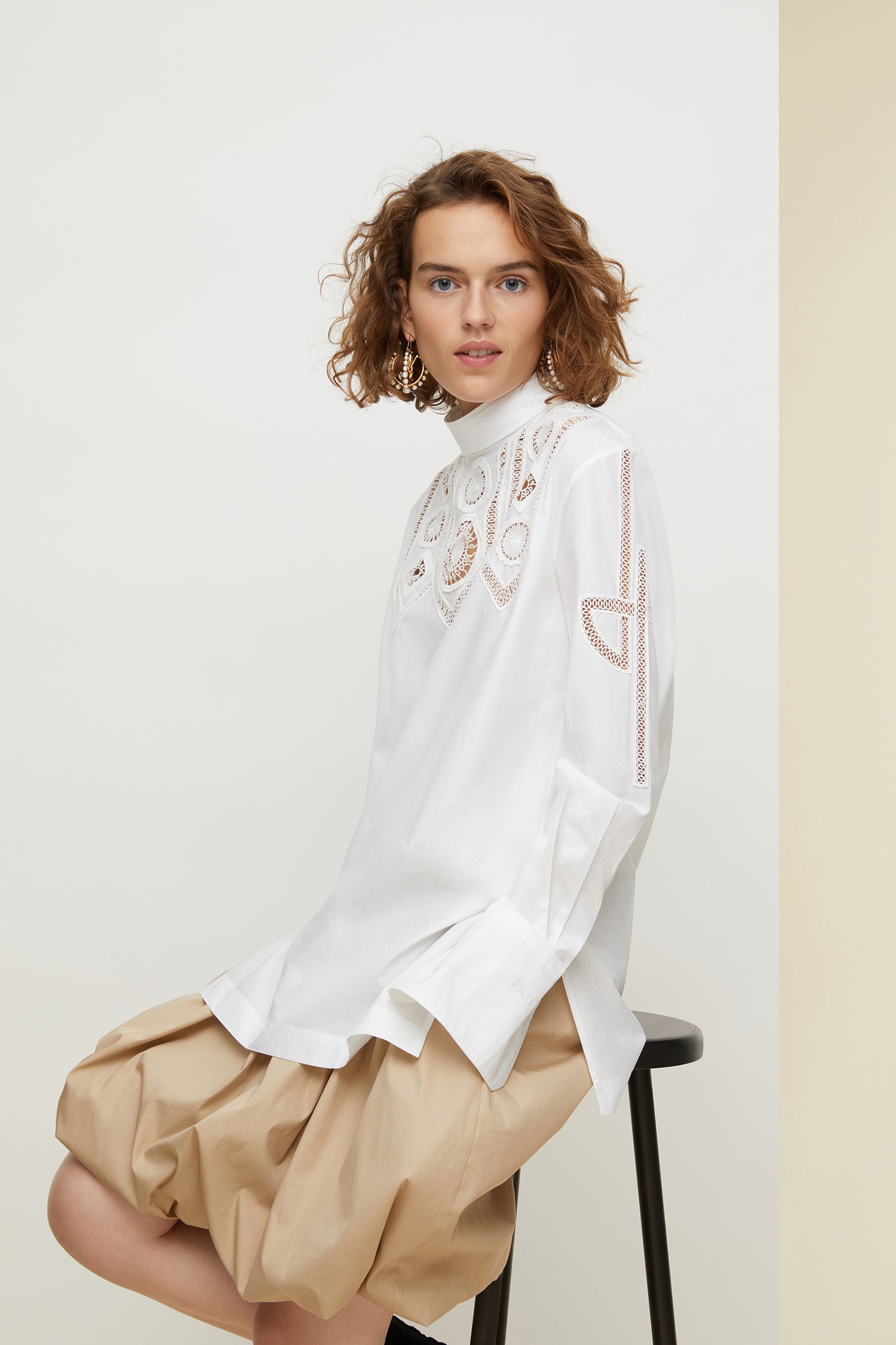Patou TO003 top White coton guipure découpes
