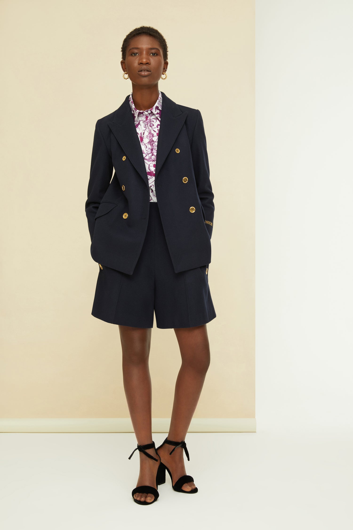 Patou TR004 short tailleur marine 34-44 cachemire