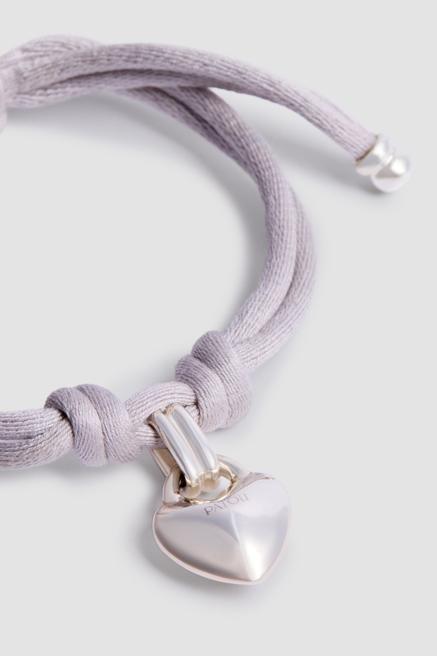 Patou JW153 bracelet pendentif coeur ruban argenté TU