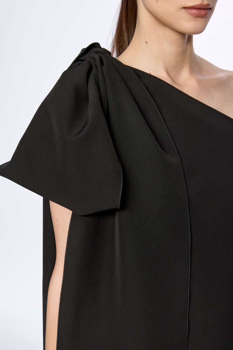 ATU Body Couture robe maxi noire une épaule nœud