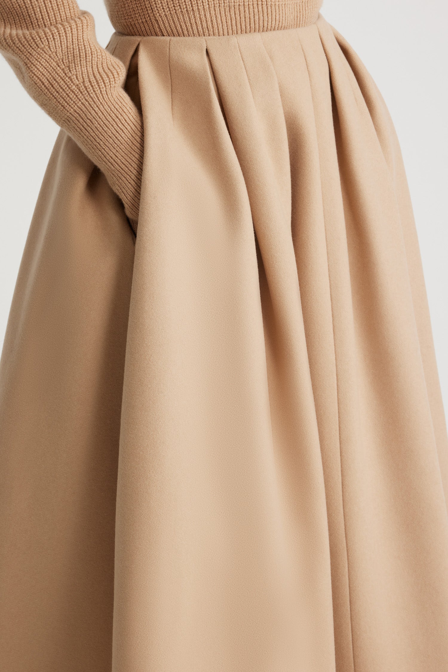 Patou Skirts SK0670003114B jupe midi plissée beige