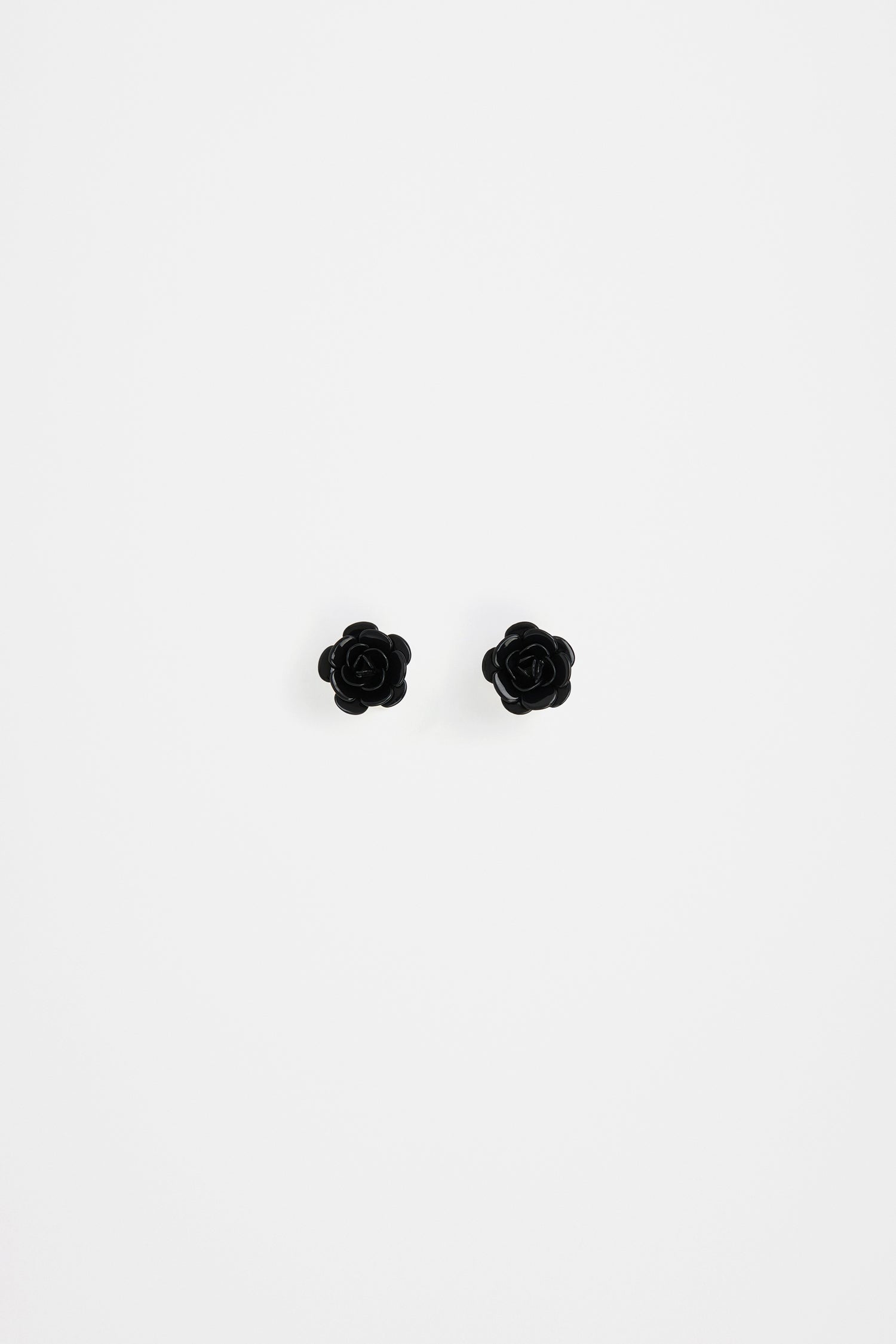 Patou Jewellery Flower stud earrings boucles d'oreilles noir TU
