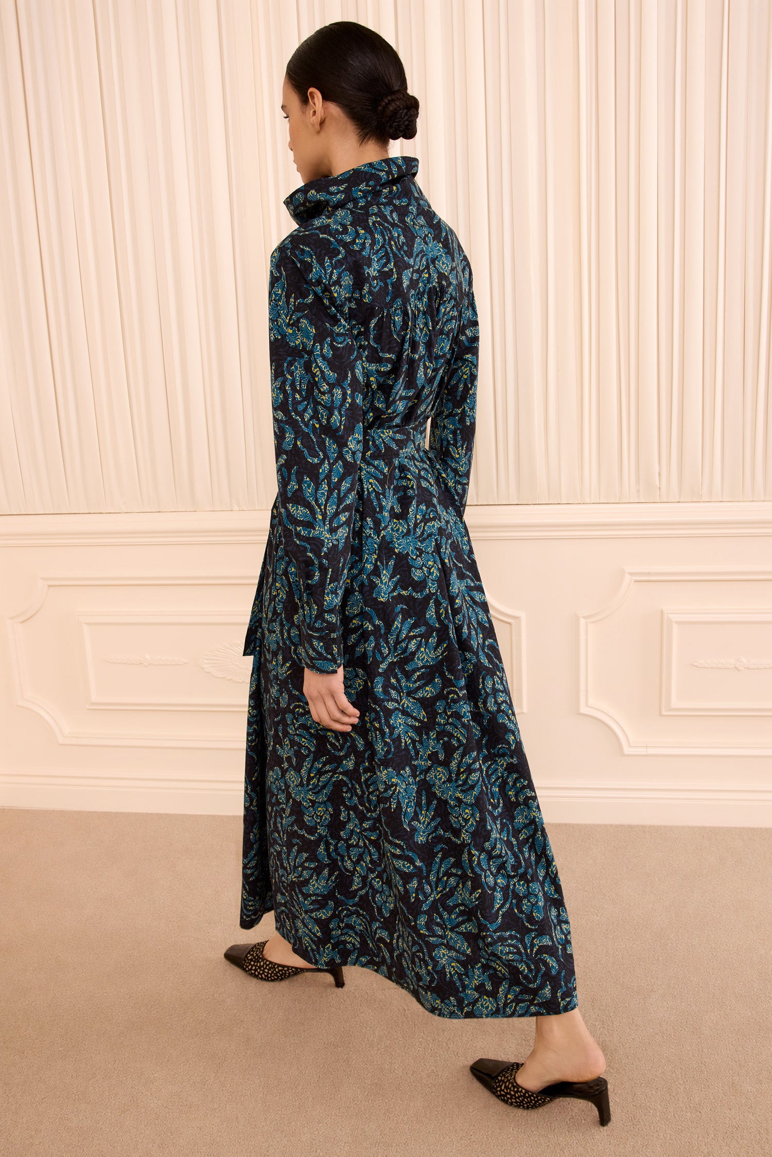 Ulla Johnson Amira FA260156 robe midi Midnight ceinturée