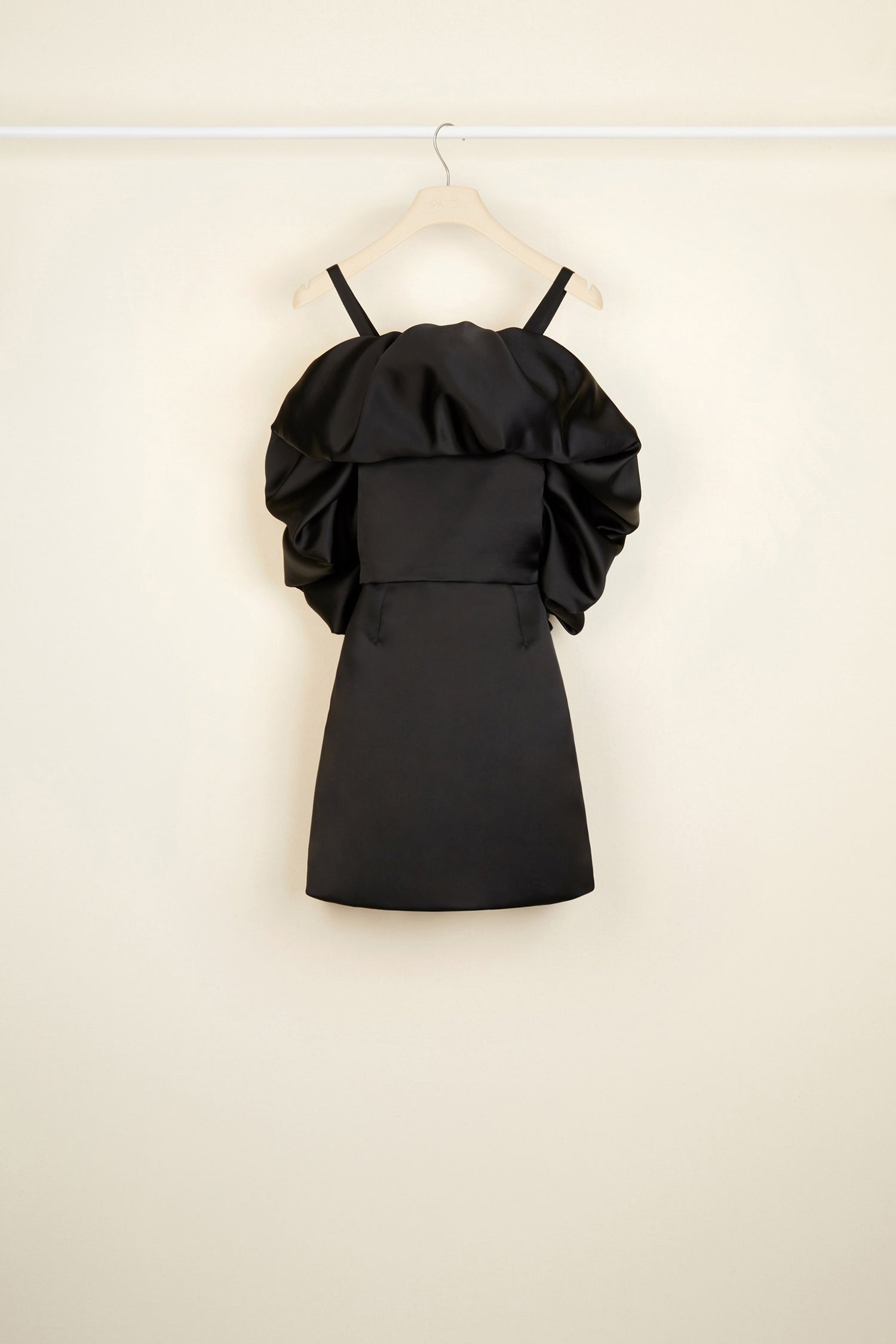 Patou DR056 robe mini satin volant noir