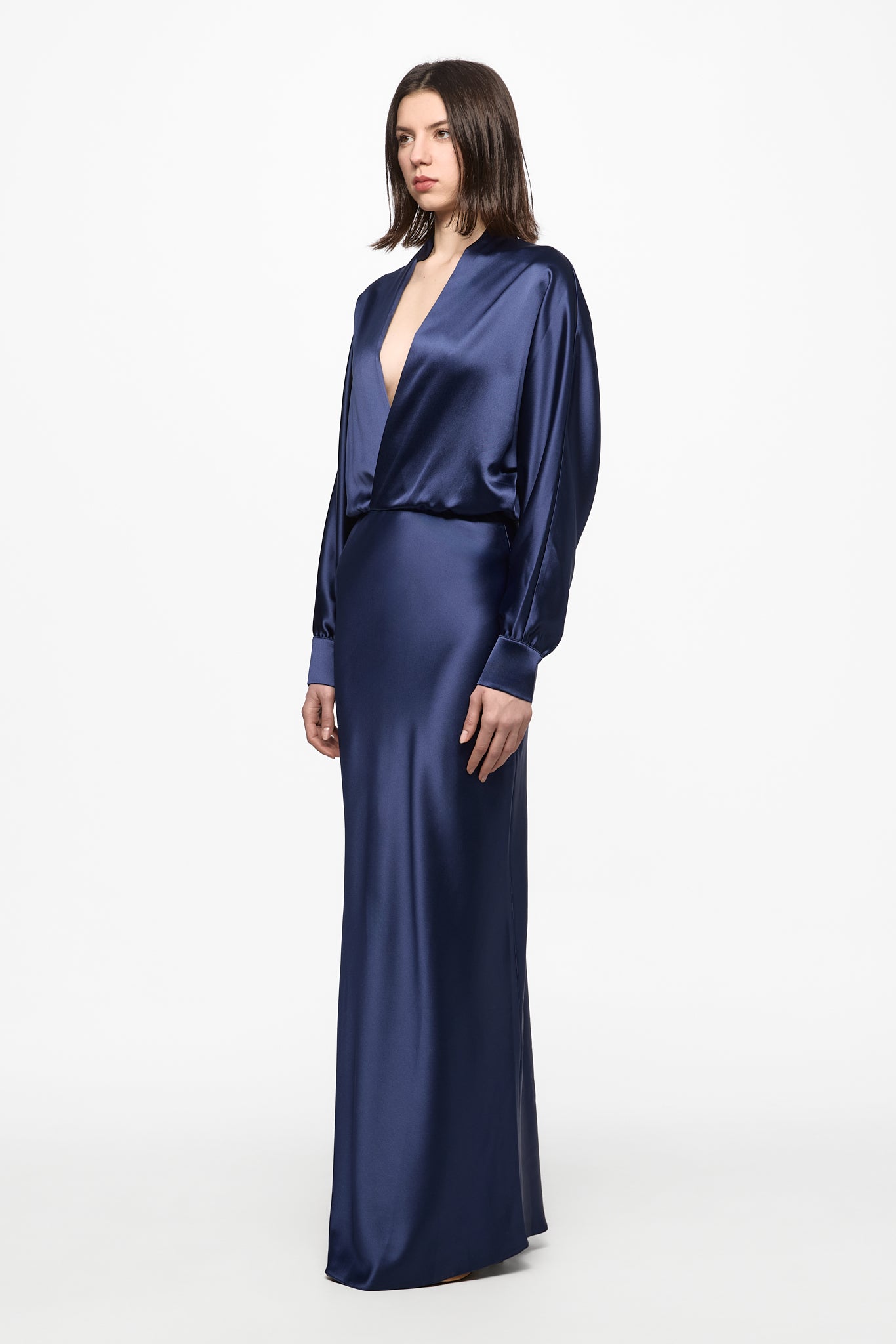ATU Body Couture Long and formal robe longue satin bleu marine col V