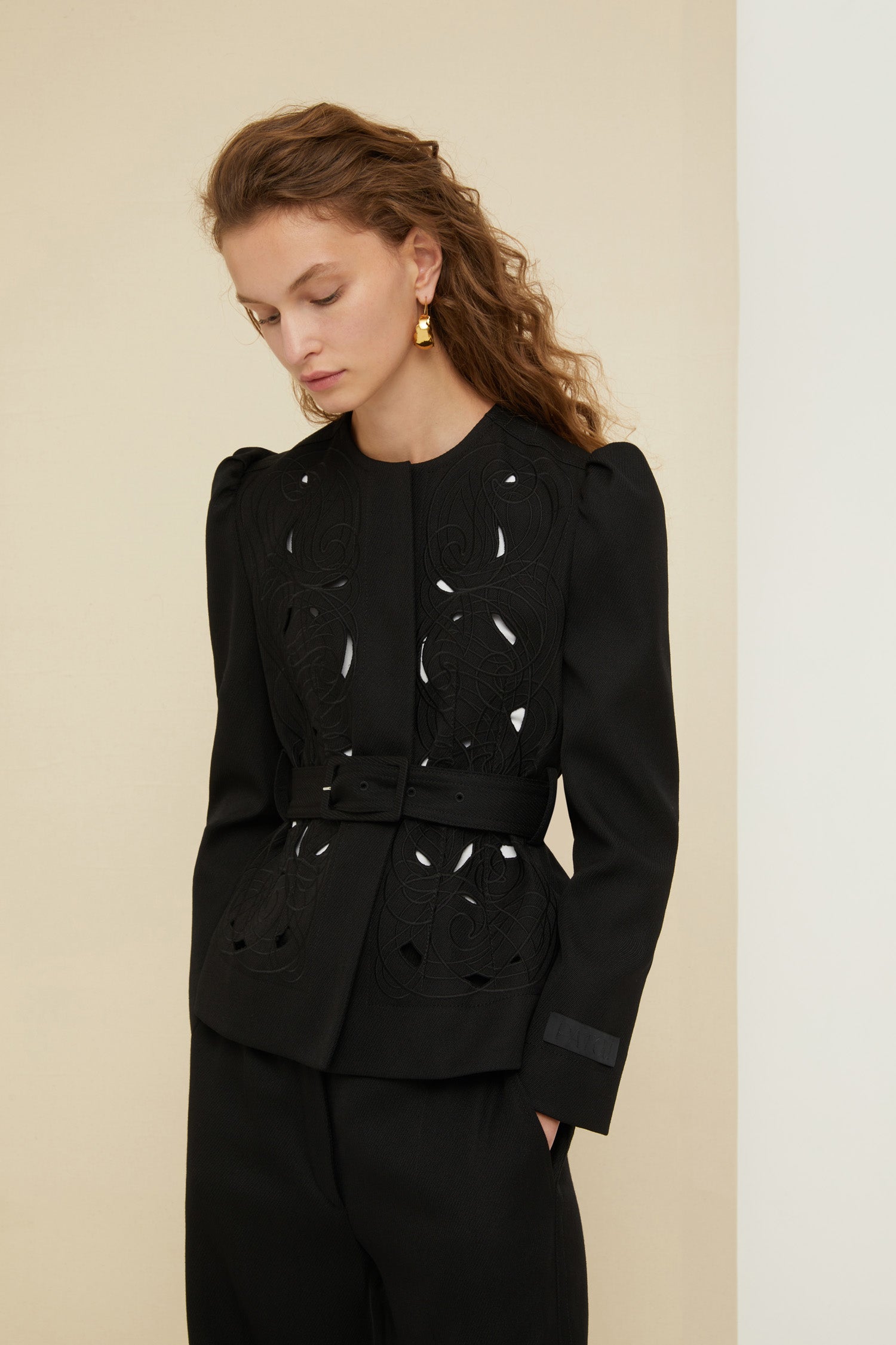 Patou Jackets P21JA013 veste courte noire laine brodée