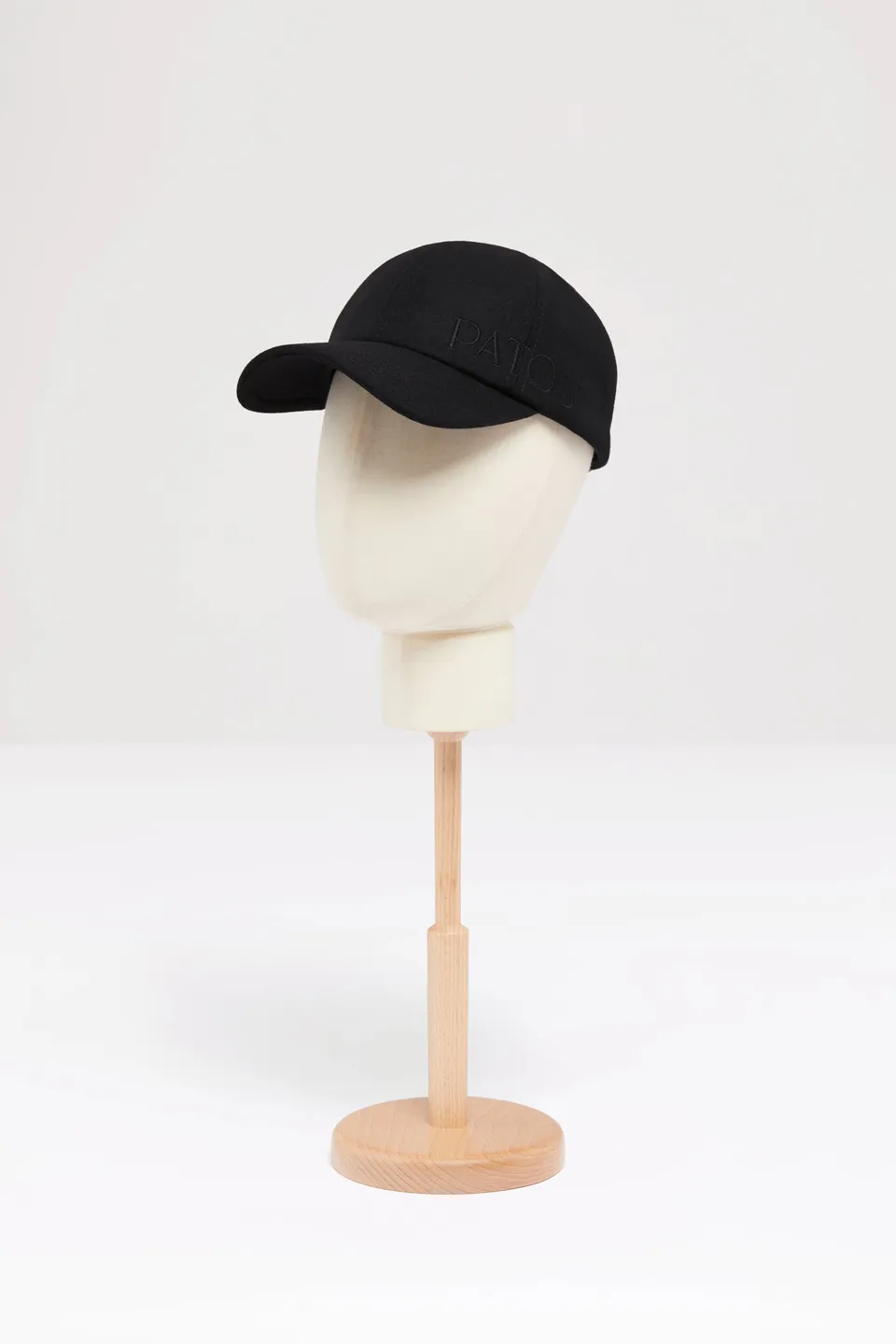 Patou Accessories AC040 casquette feutre noir brodée
