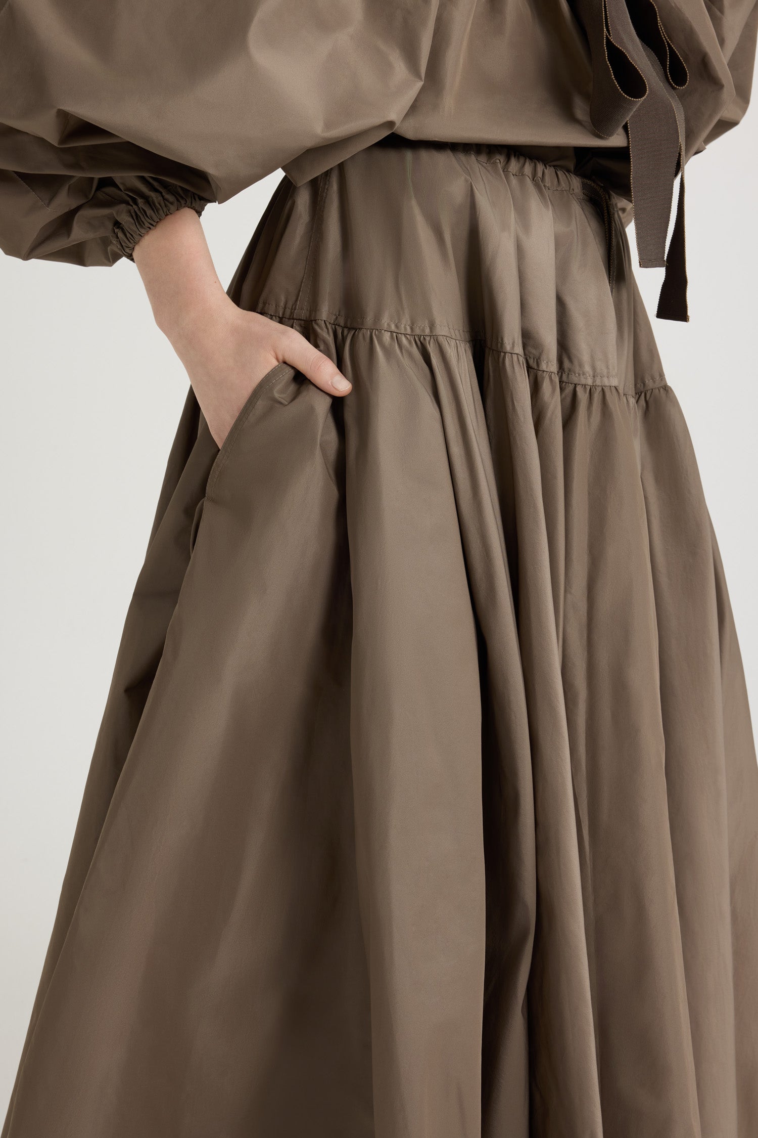 Patou SK080 jupe longue volume mocha faille