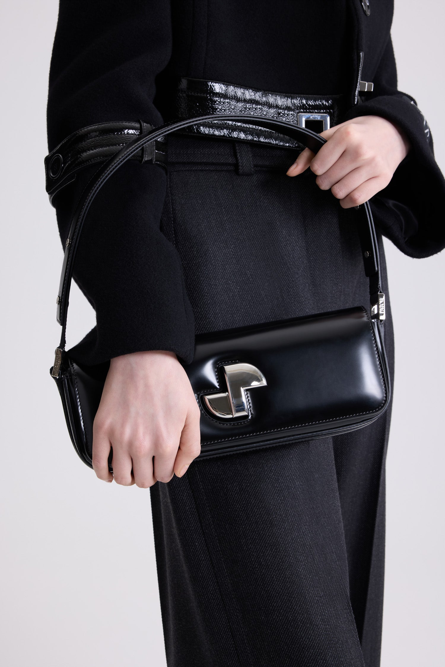 Patou Le Lock sac cuir verni noir TU