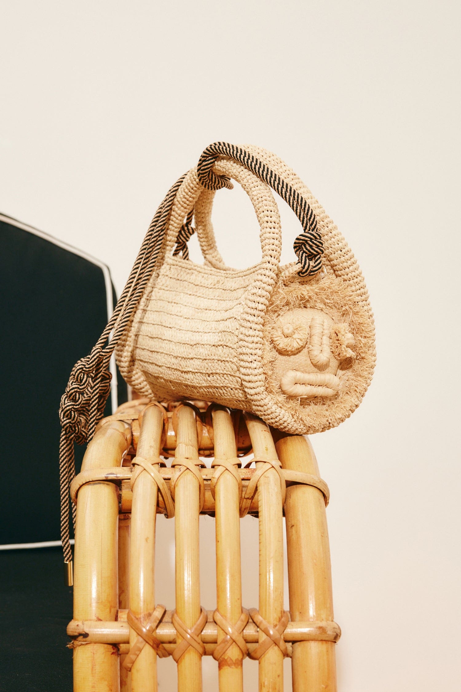 Alemäis Sunlit Raffia Mini Barrel sac raphia artisanal