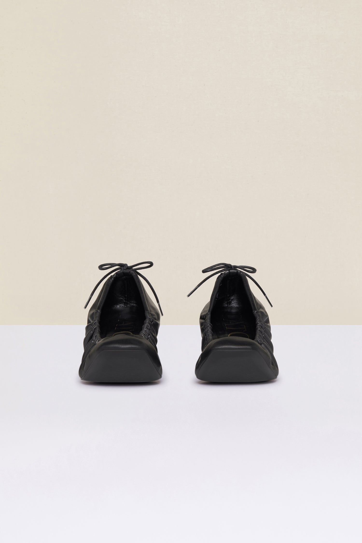 Patou FO005 escarpins cuir vegan noirs talon bloc