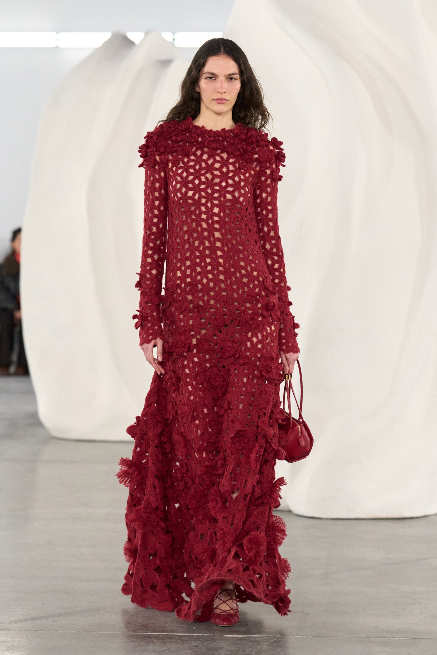 Ulla Johnson Astrid robe longue crochet mohair cerise
