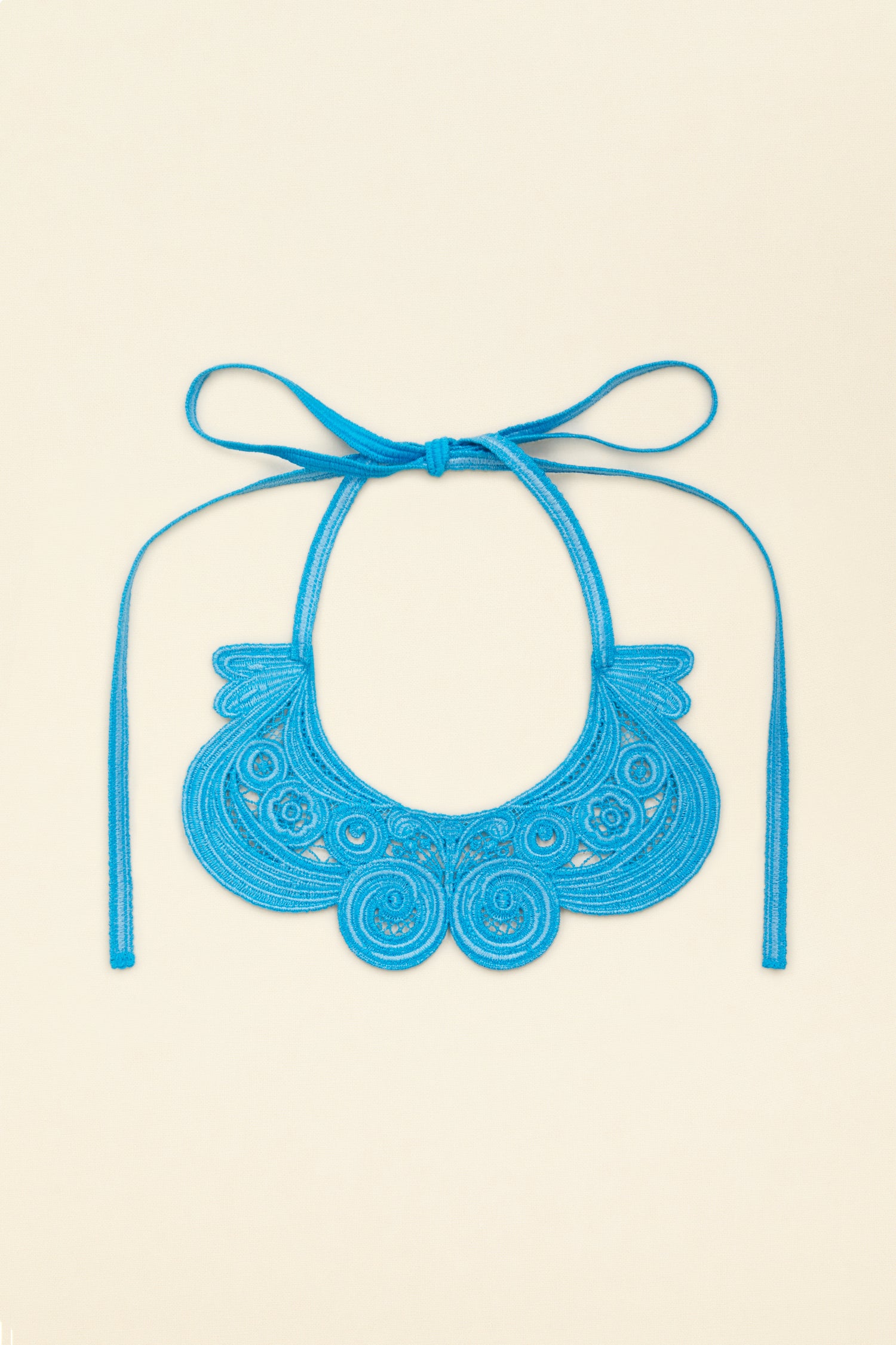 Patou AC0180099623B collier guipure turquoise floral