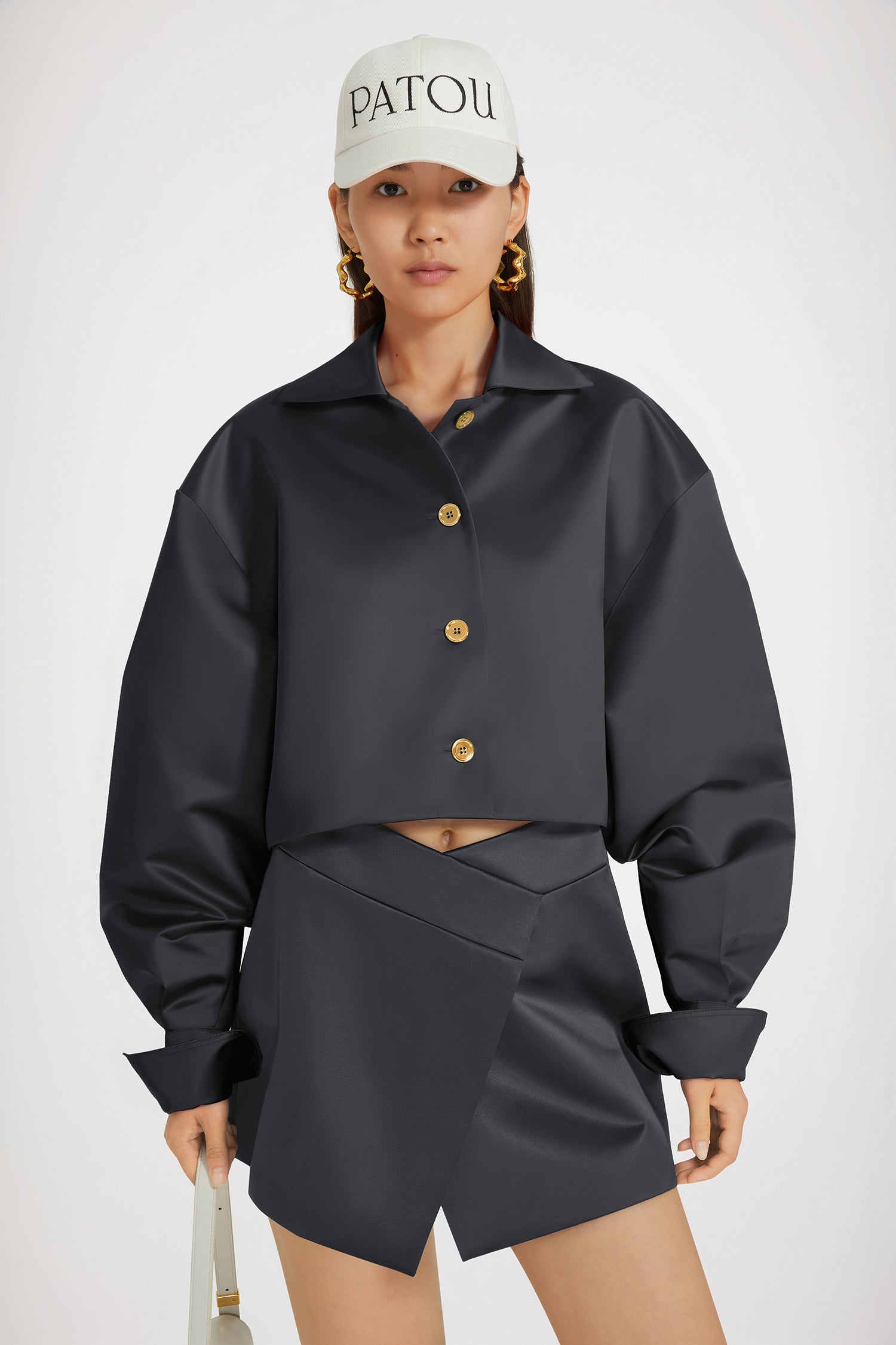 Patou JA040 veste courte noire satin duchesse