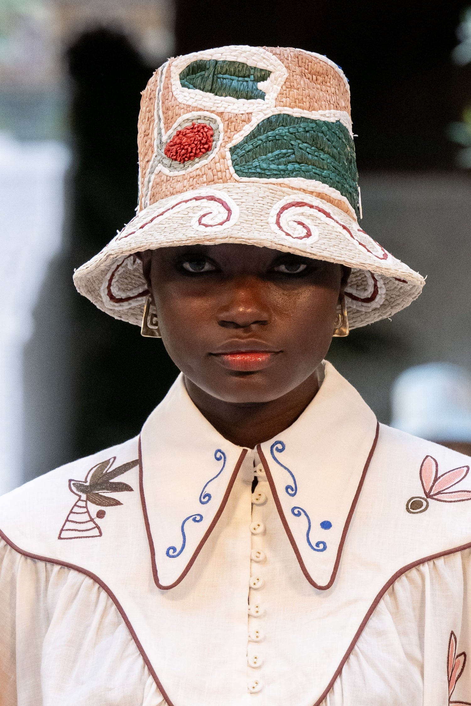 Alemaïs Velora chapeau bob raphia OS brodé