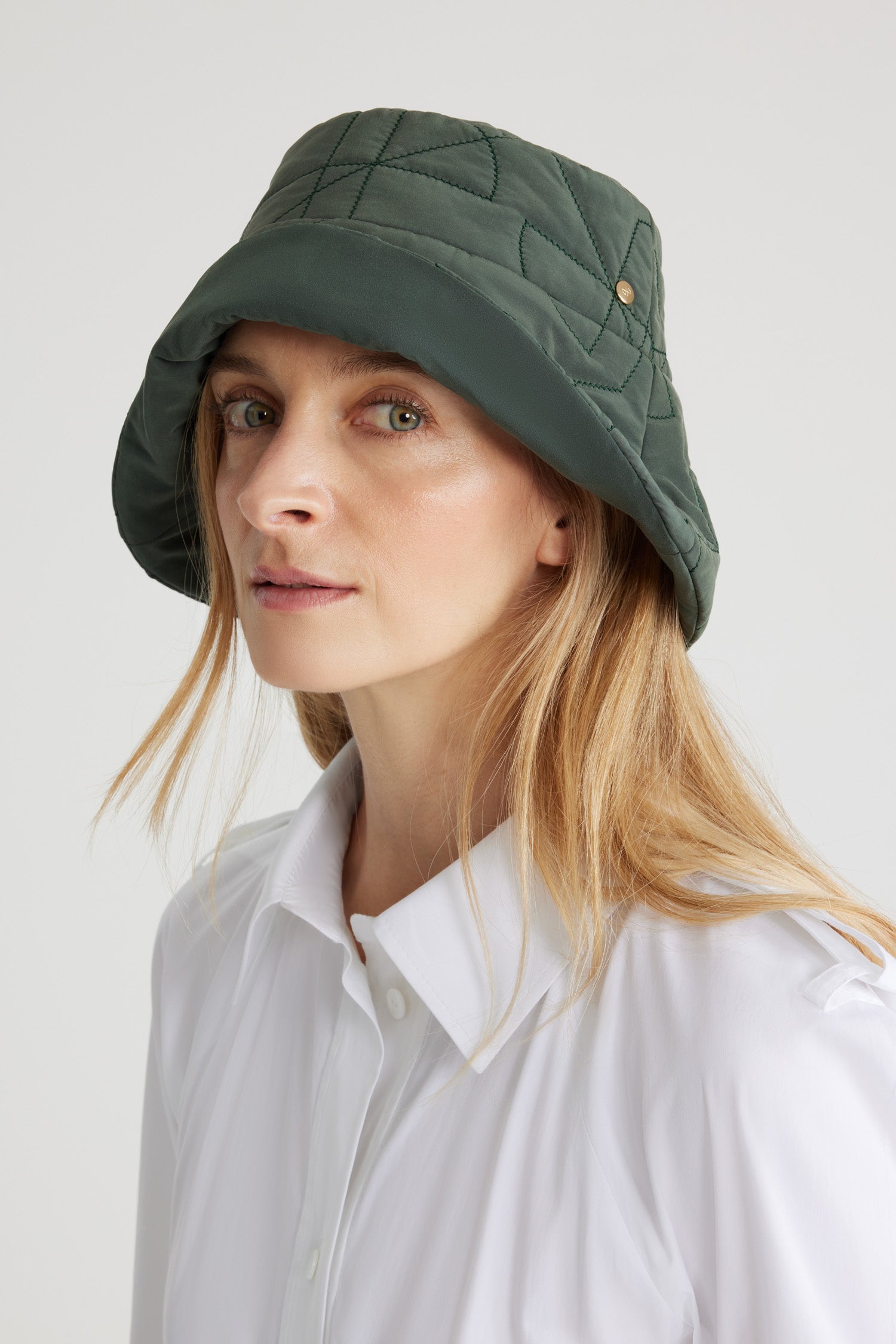 Patou AC076 bob nylon matelassé vert bouteille