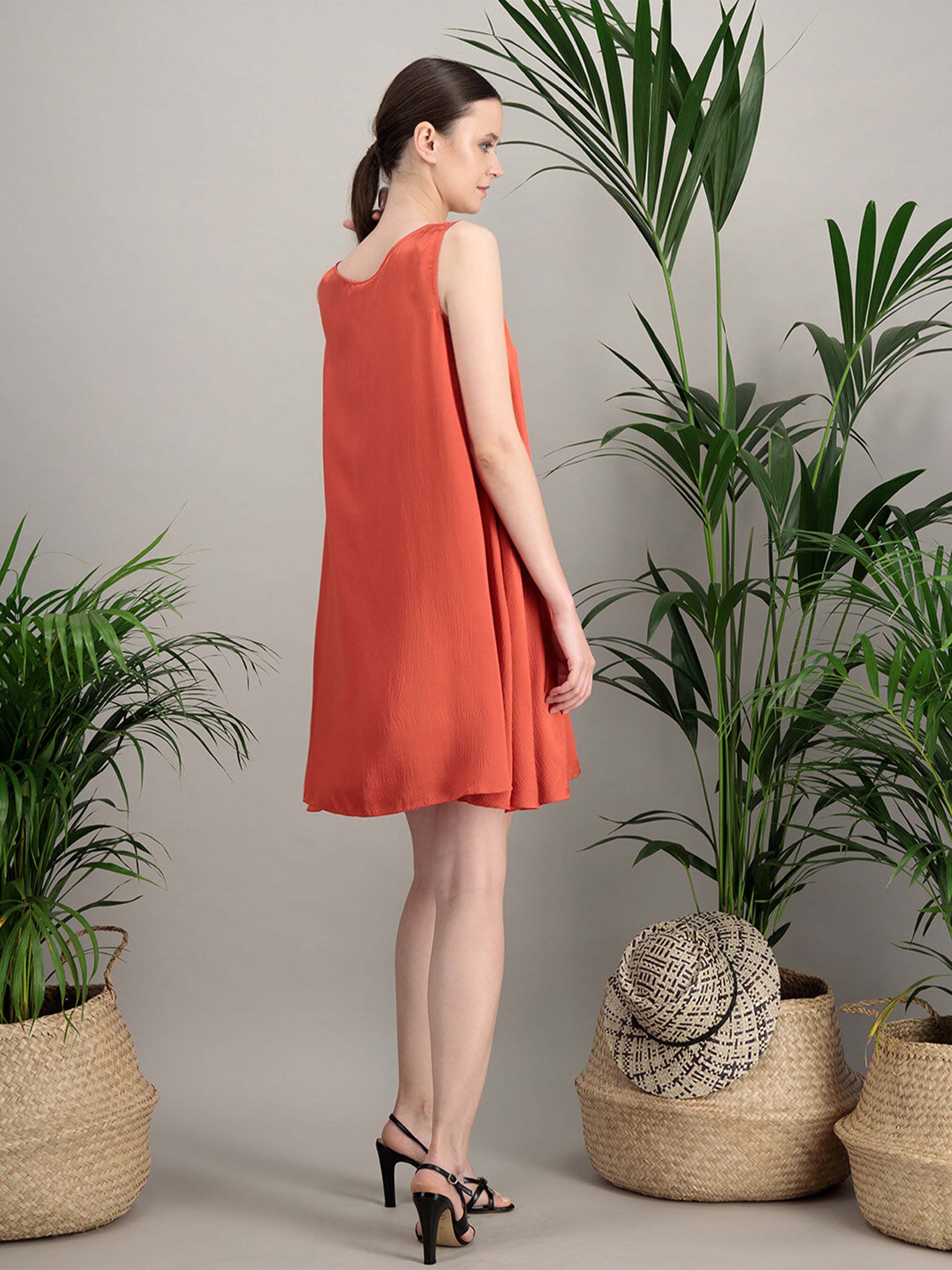Anahide Saint André Miscelia robe soie évasée corail