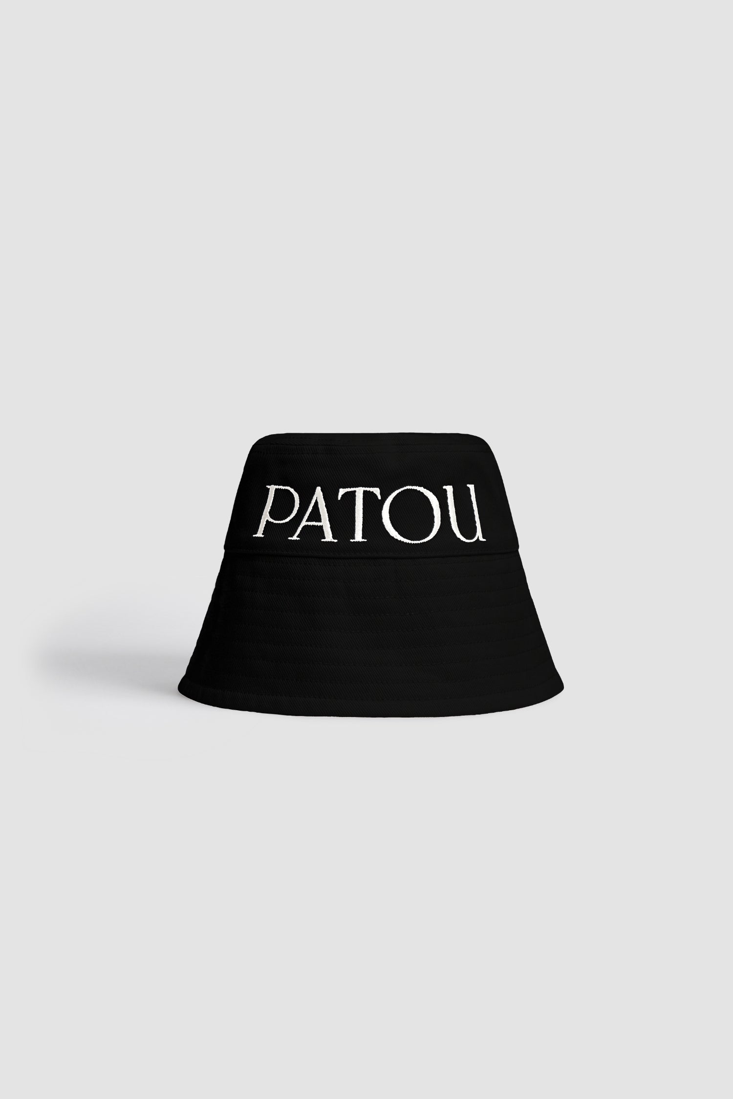 Patou H22AC0270132999B bob coton noir logo blanc