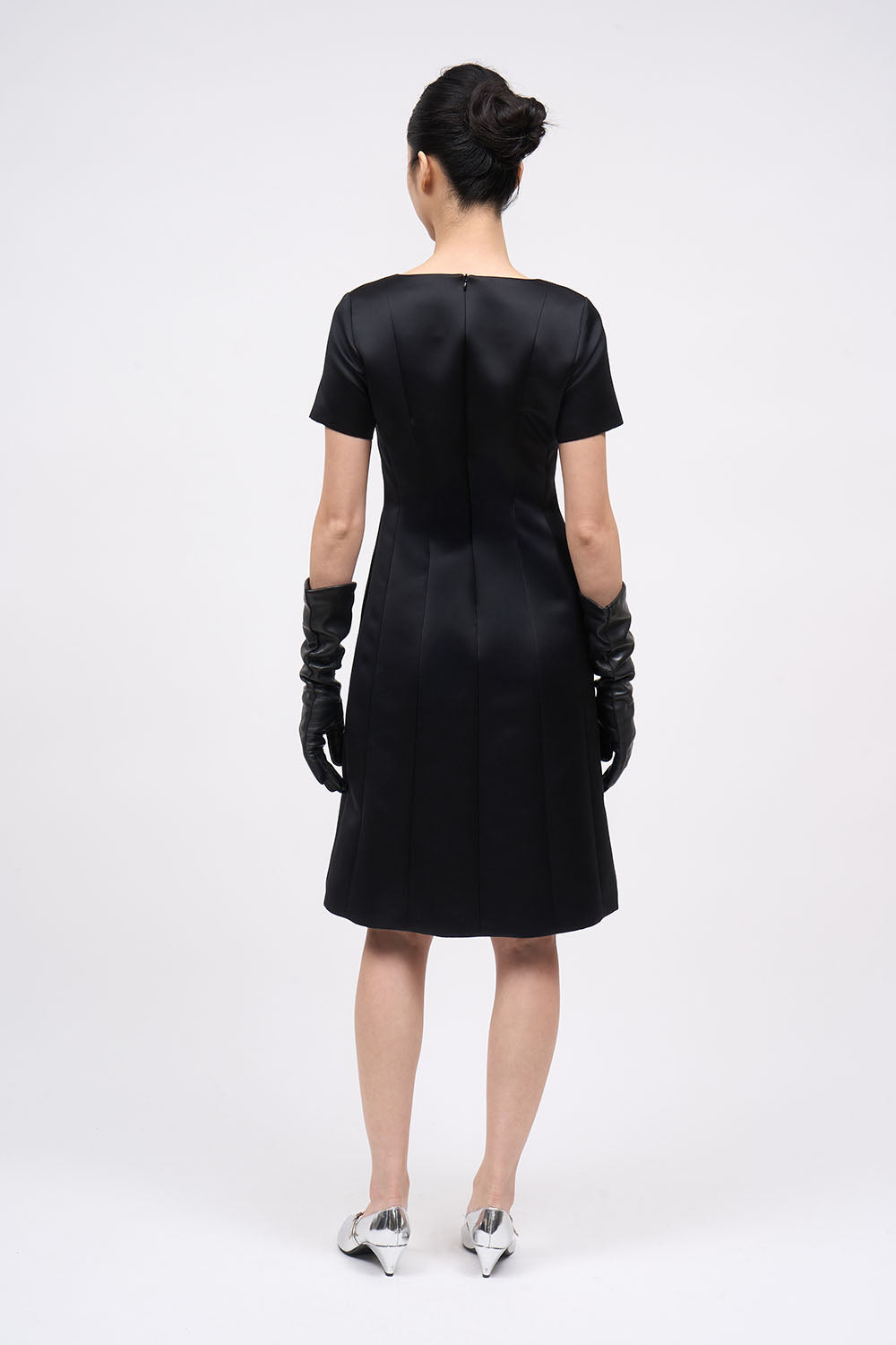 PAUL & JOE VENUS Robe satin duchesse noire doublée poches
