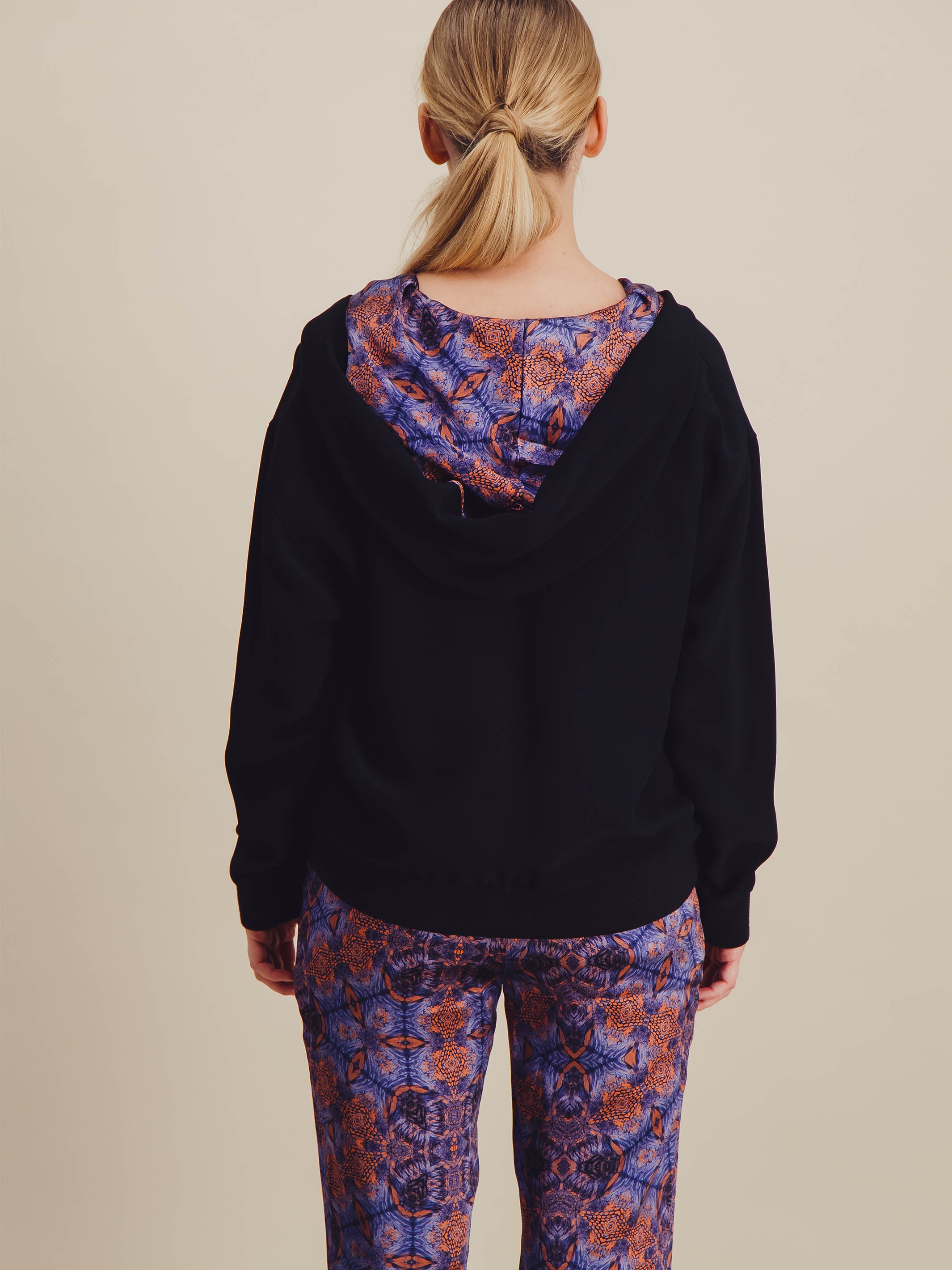 Anahide Saint André Equinoxe sweat capuche viscose soie