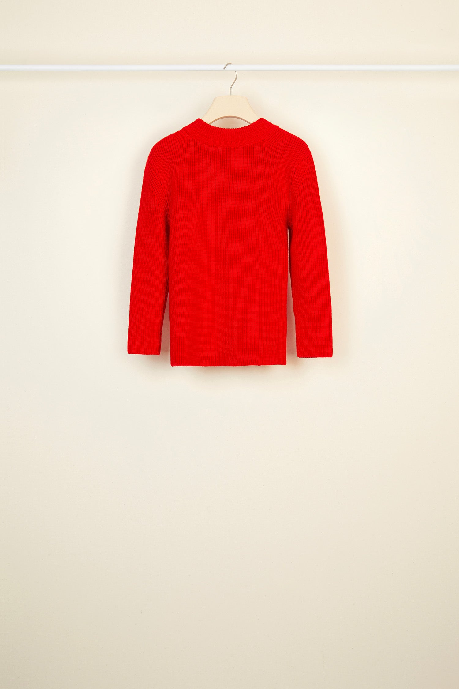 Patou KN004 pull laine mérinos rouge broches