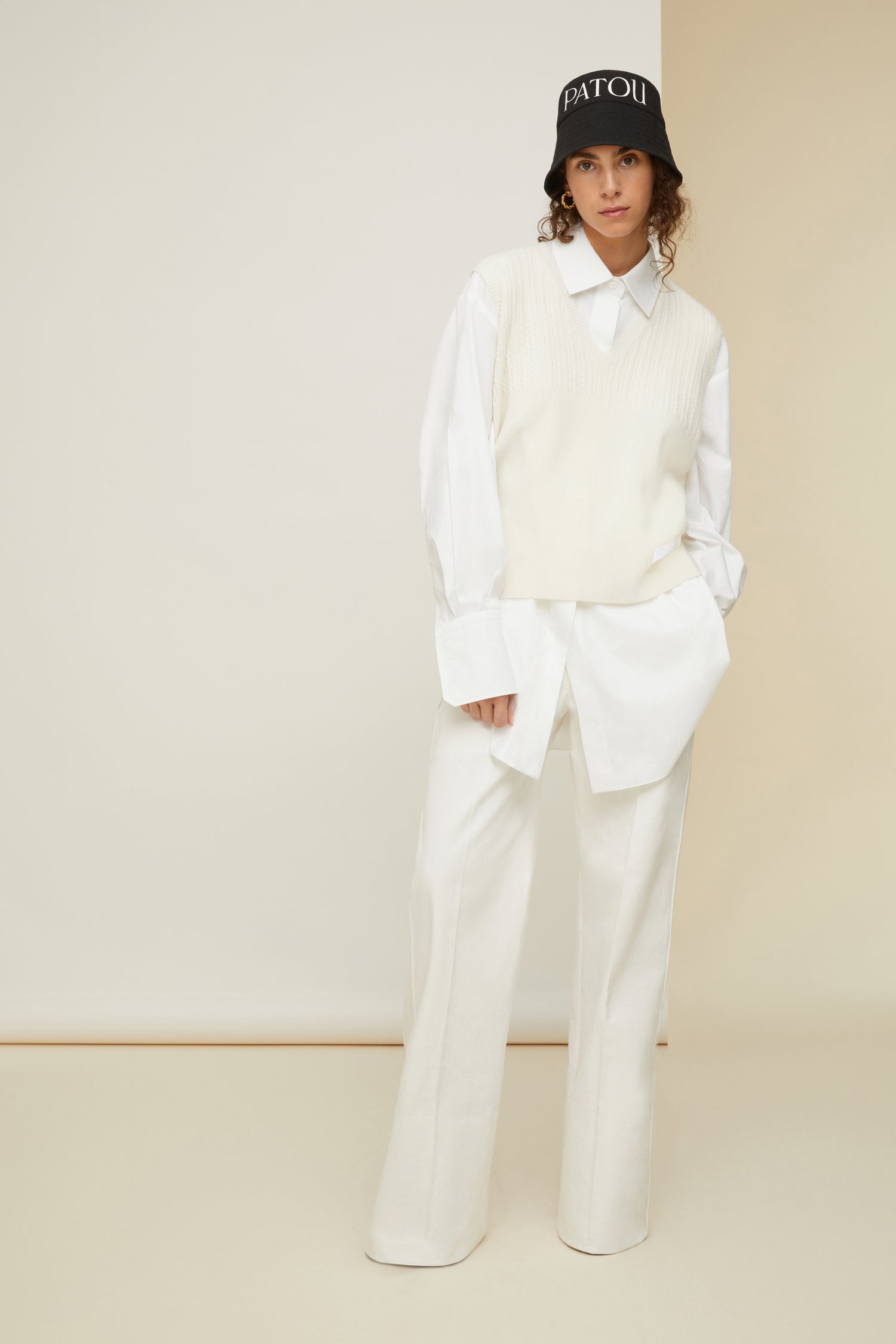 Patou KN074 pull blanc sans manches laine recyclée
