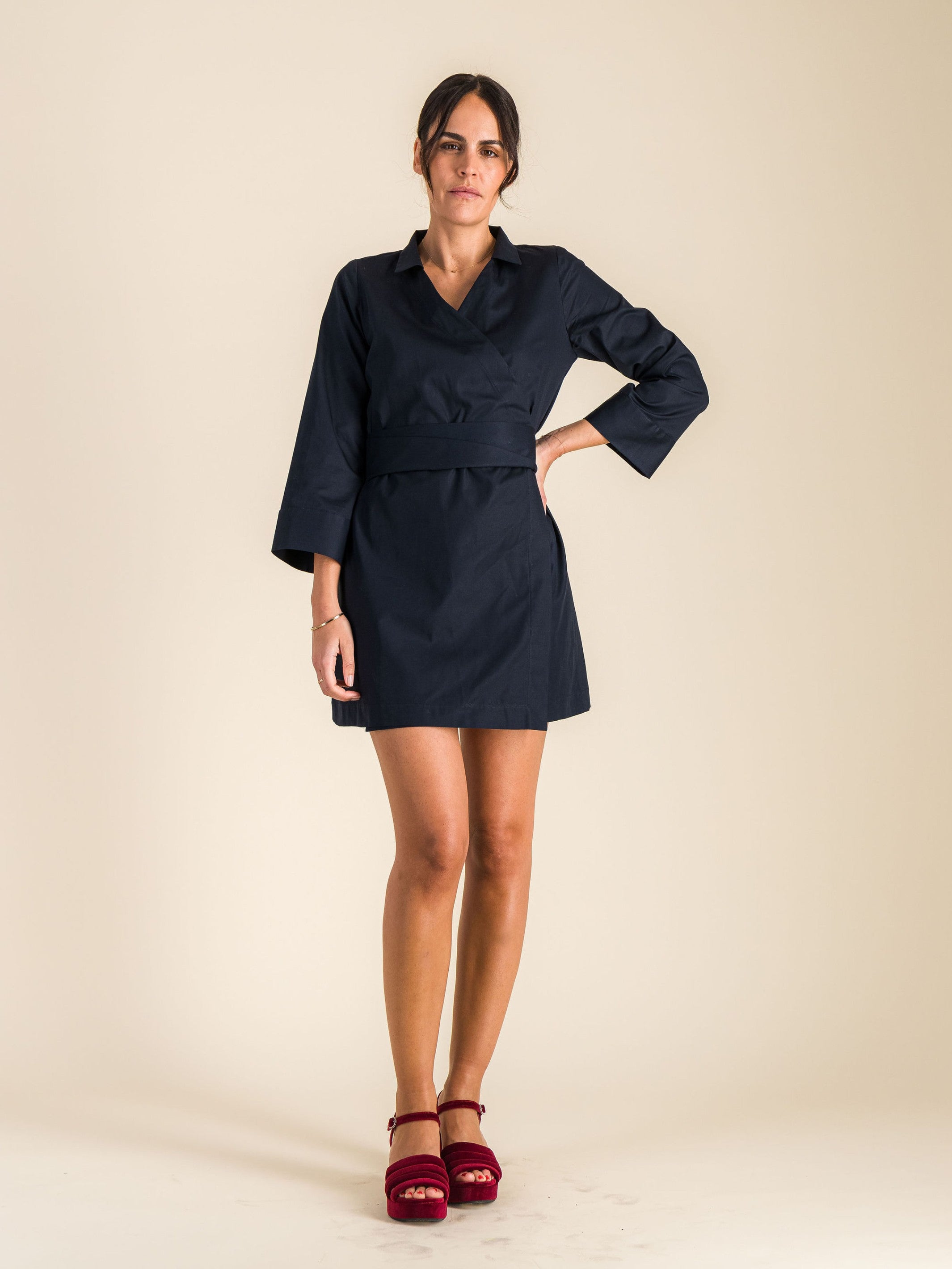 Anahide Saint André Yasmin robe portefeuille coton marine