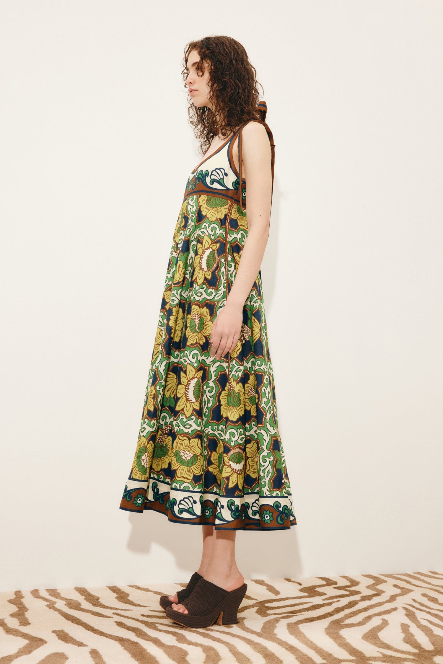Alemäis Liana Ballet Sundress robe midi lin bretelles imprimé