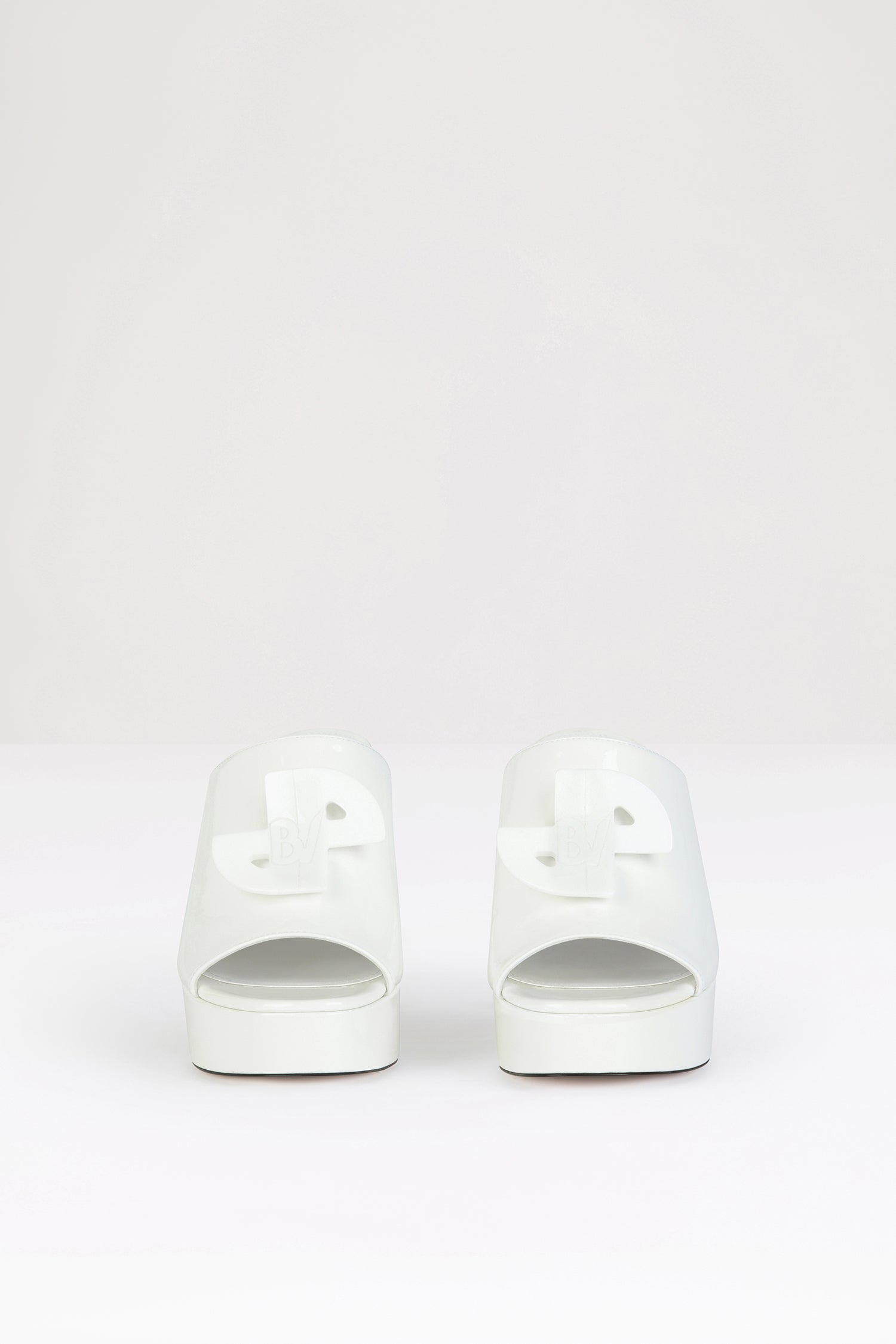 Patou Anita SP011 mules cuir blanc 35 vernis talon 11cm
