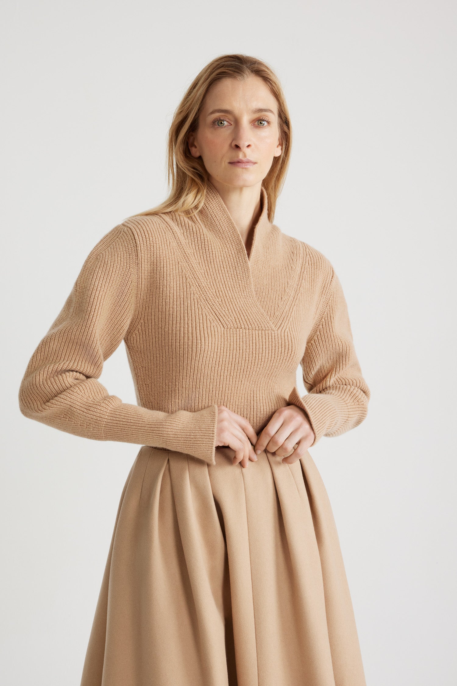 Patou KN208 pull col croisé laine cachemire biscuit XS