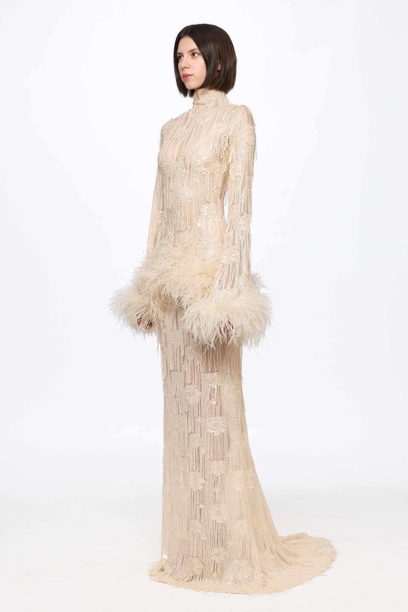 ATU Body Couture Sequins and Feathers robe vanille plumes S