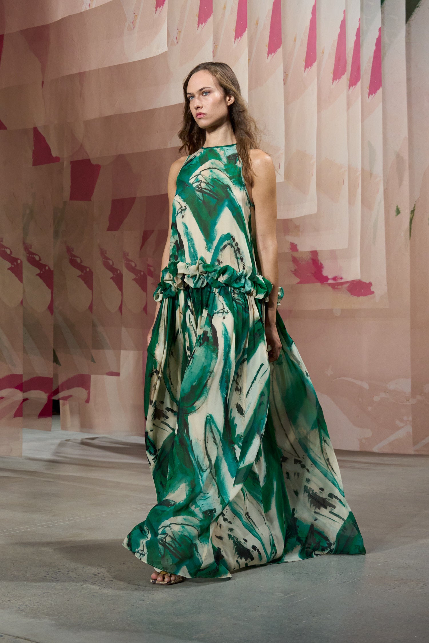 Ulla Johnson Helen robe longue soie verte Portrait
