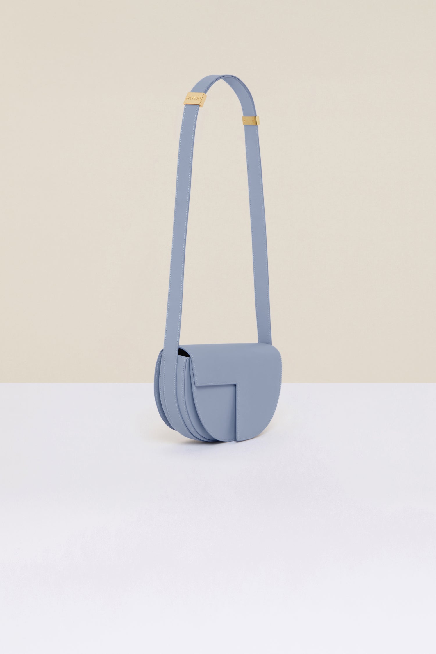 Patou P22BA0015001626B sac cuir bleu ciel