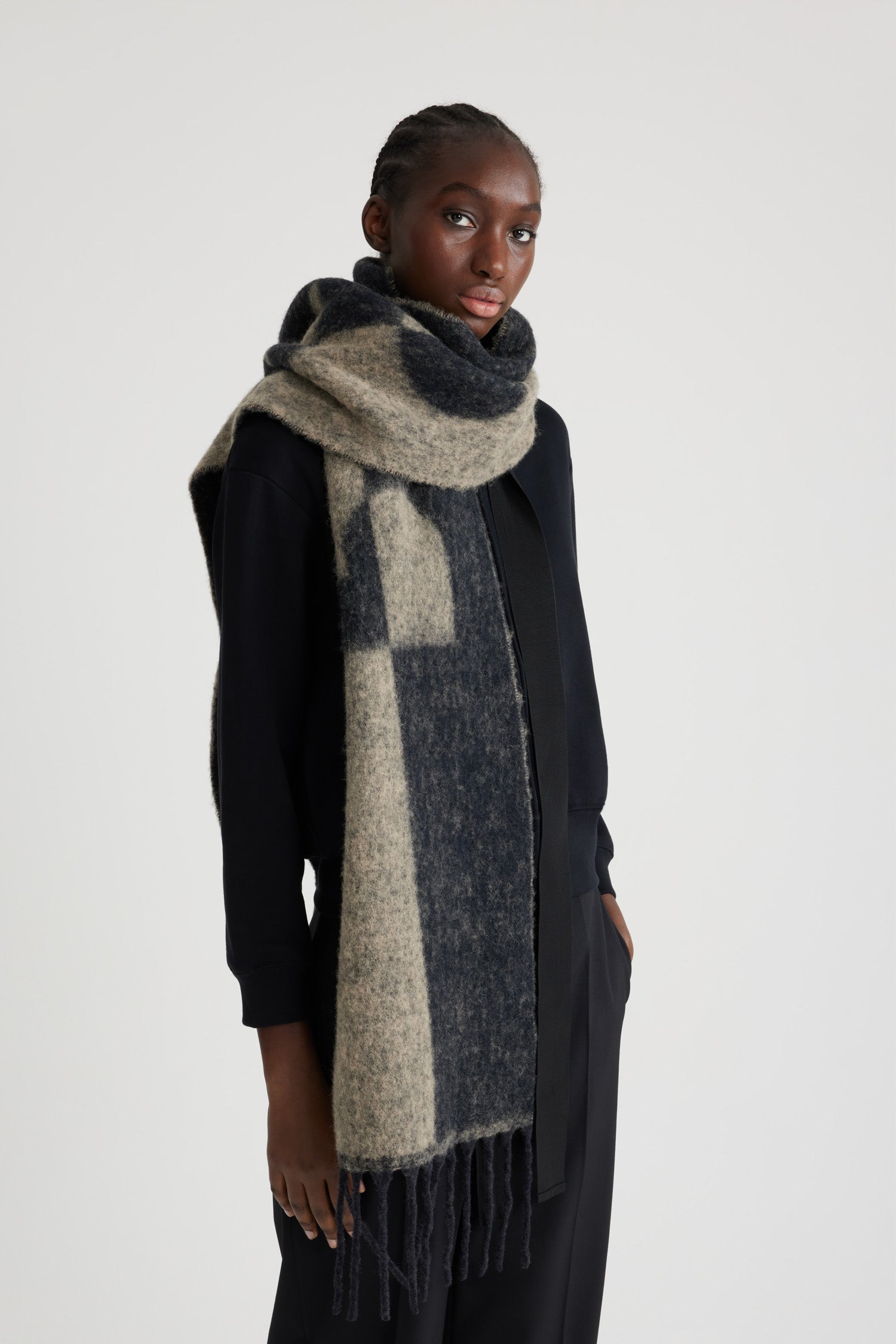 Patou écharpe AC073 alpaga noir marron à franges