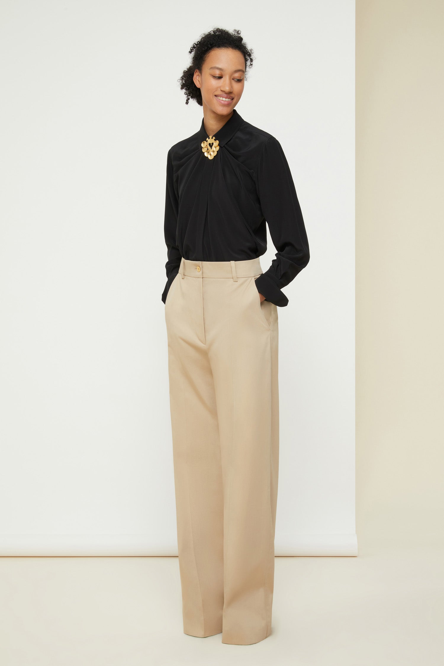 Patou BL003 blouse soie noire drapée