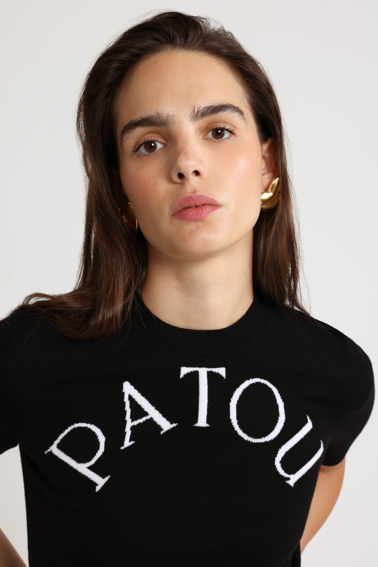 Patou KN222 pull cropped noir logo jacquard mérinos