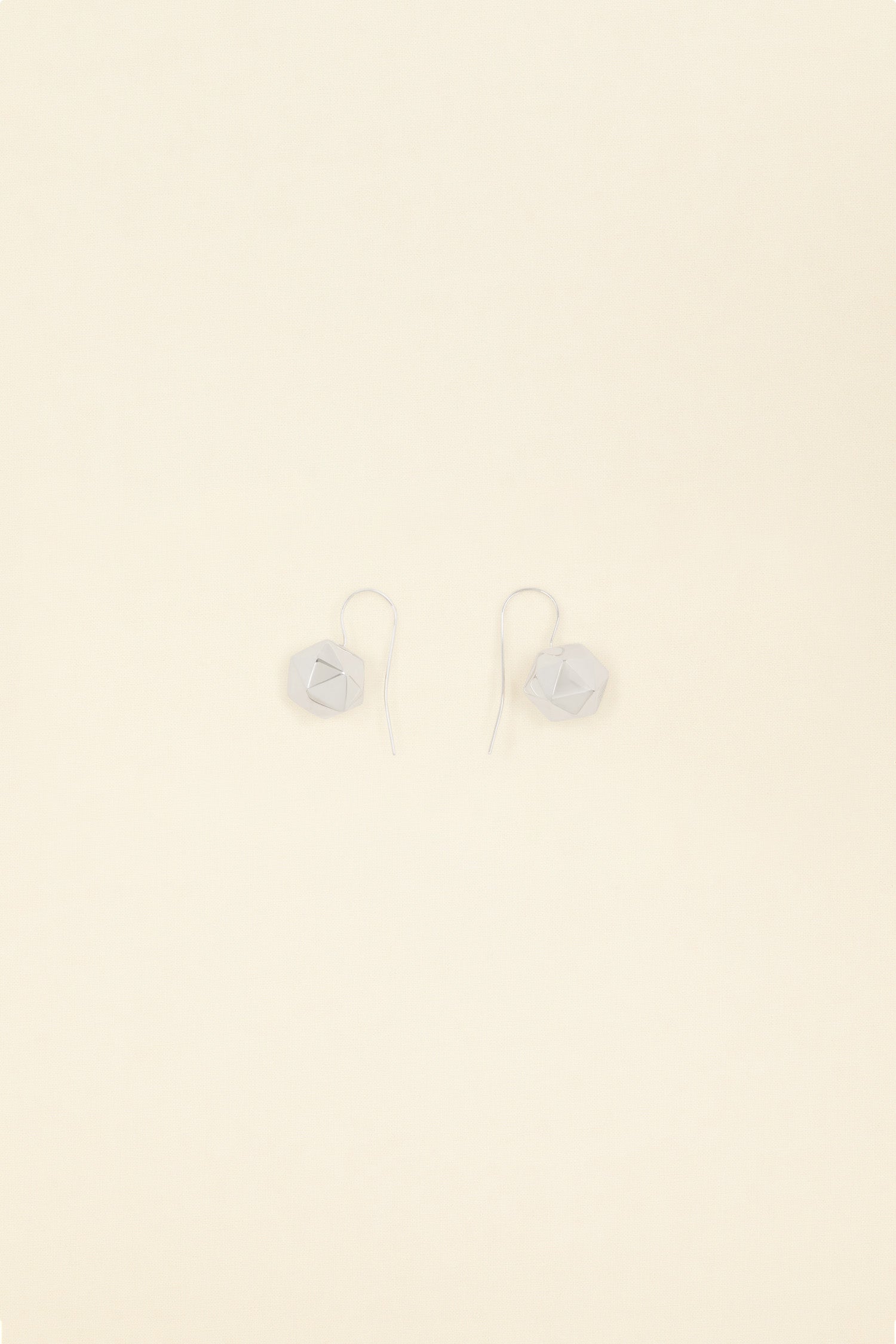 Patou boucles d'oreilles JW062 perle facettée laiton argenté