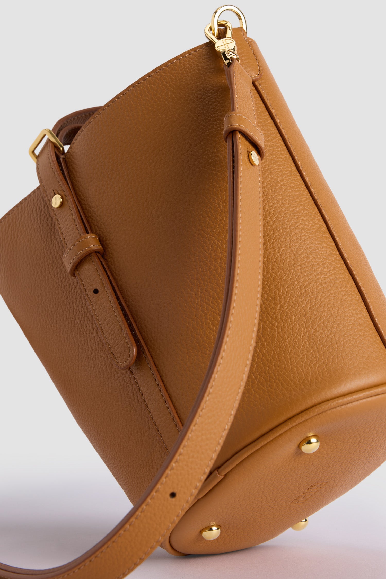 Patou H24BA0165038220A sac seau marron TU cuir grainé