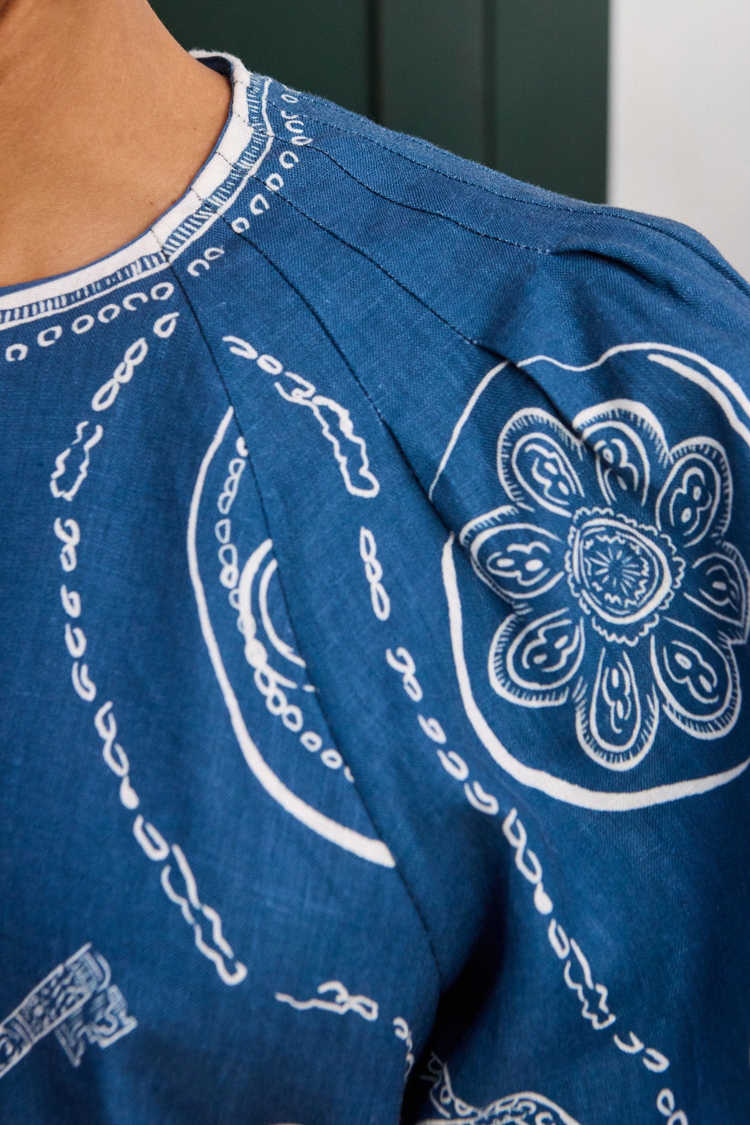 Alemais Lucky robe midi lin col rond imprimé