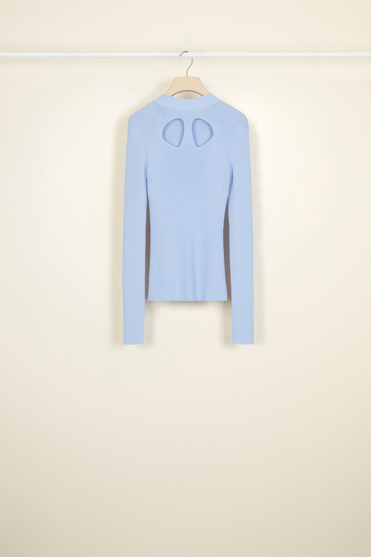 Patou KN020 pull laine et soie bleu dos découpé