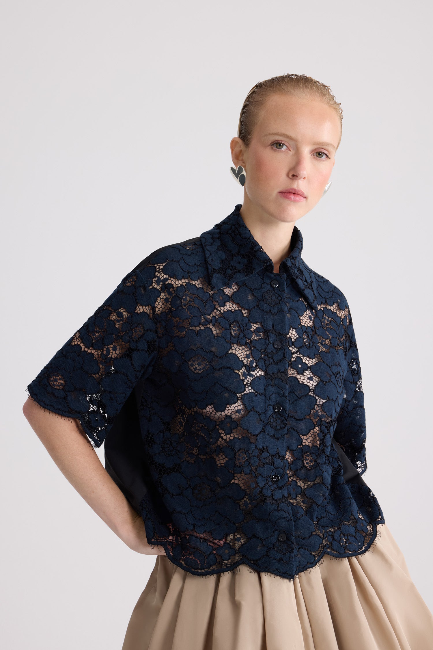 Patou BL056 chemise coton bleu marine brodée manches