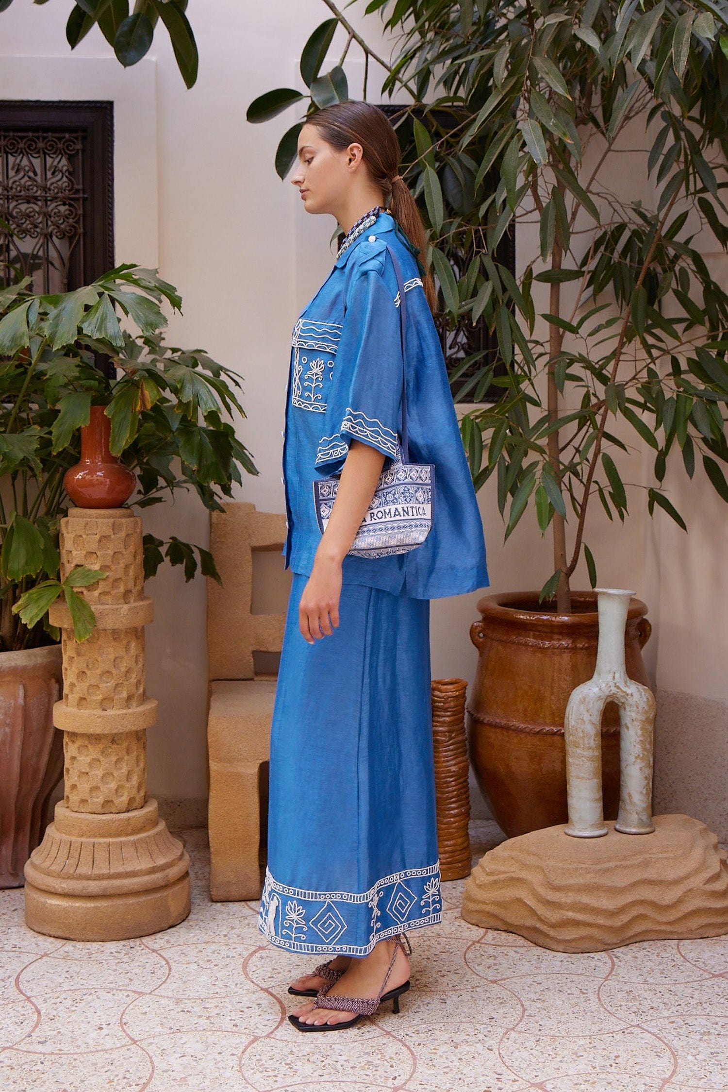 Alemais Yasmeen chemise oversize brodée lin soie