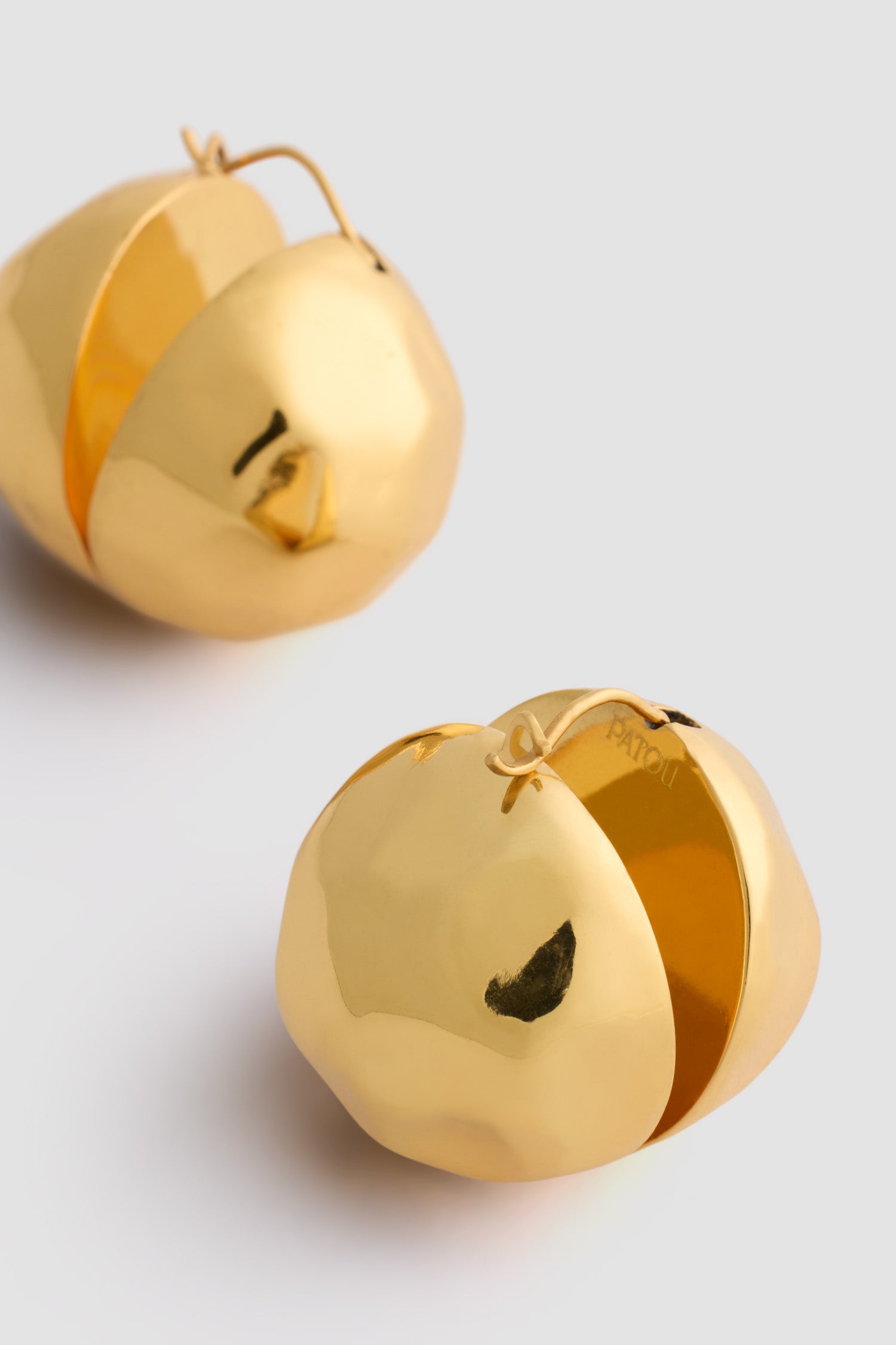 Patou JW129 boucles d’oreilles sphère doré
