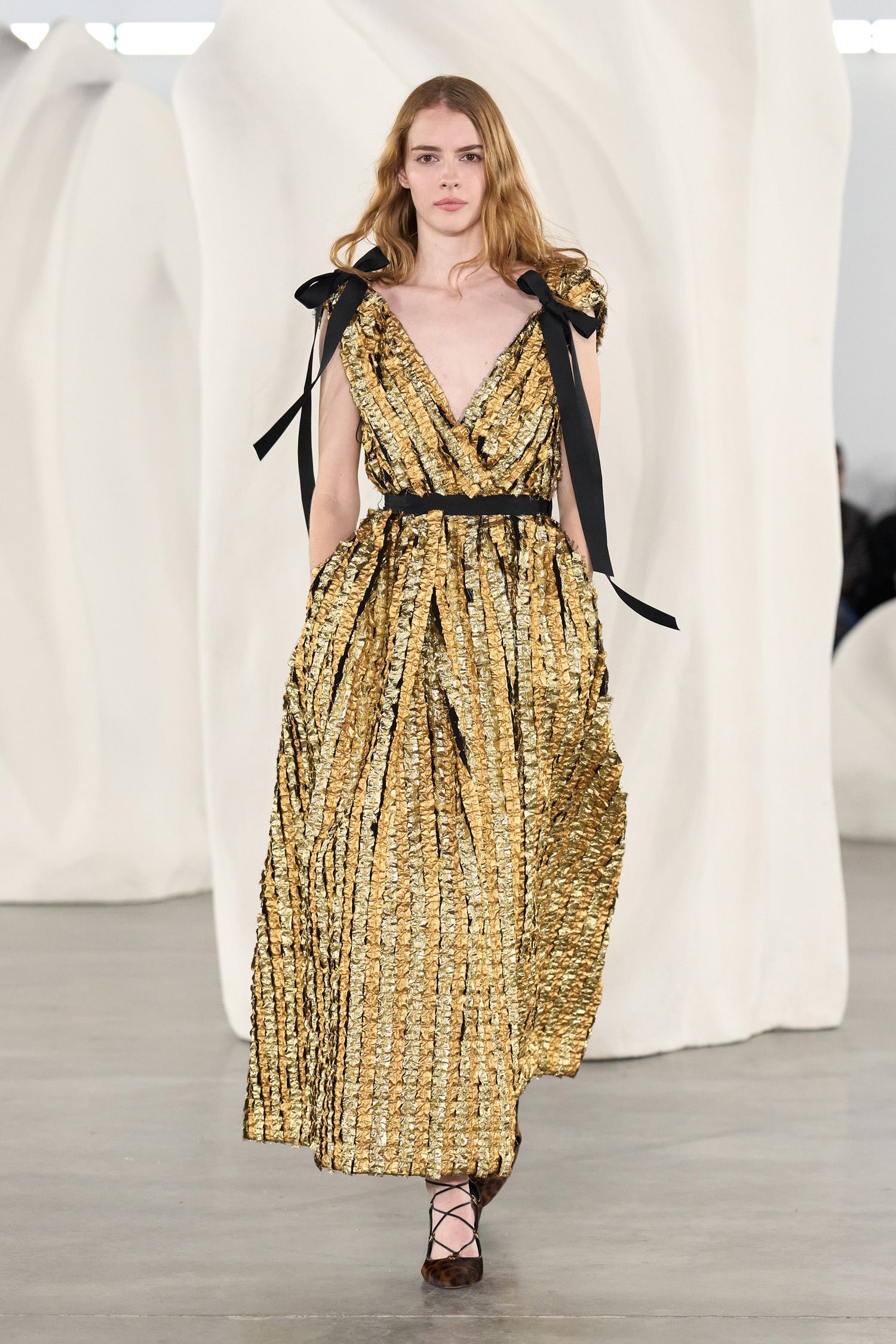 Ulla Johnson Karina robe lurex dorée à nœuds