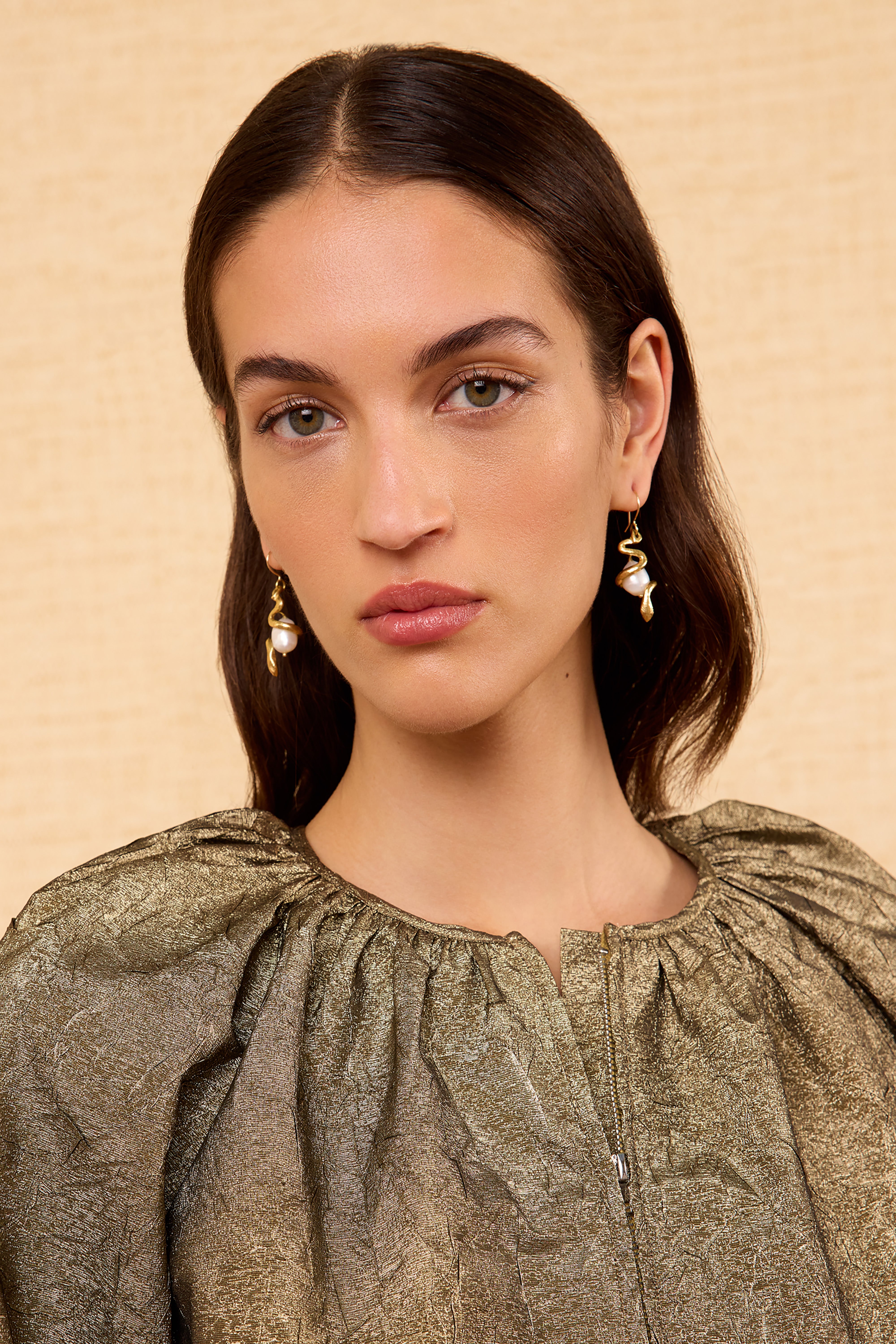 Ulla Johnson Pearl Snake boucles d'oreilles perle laiton