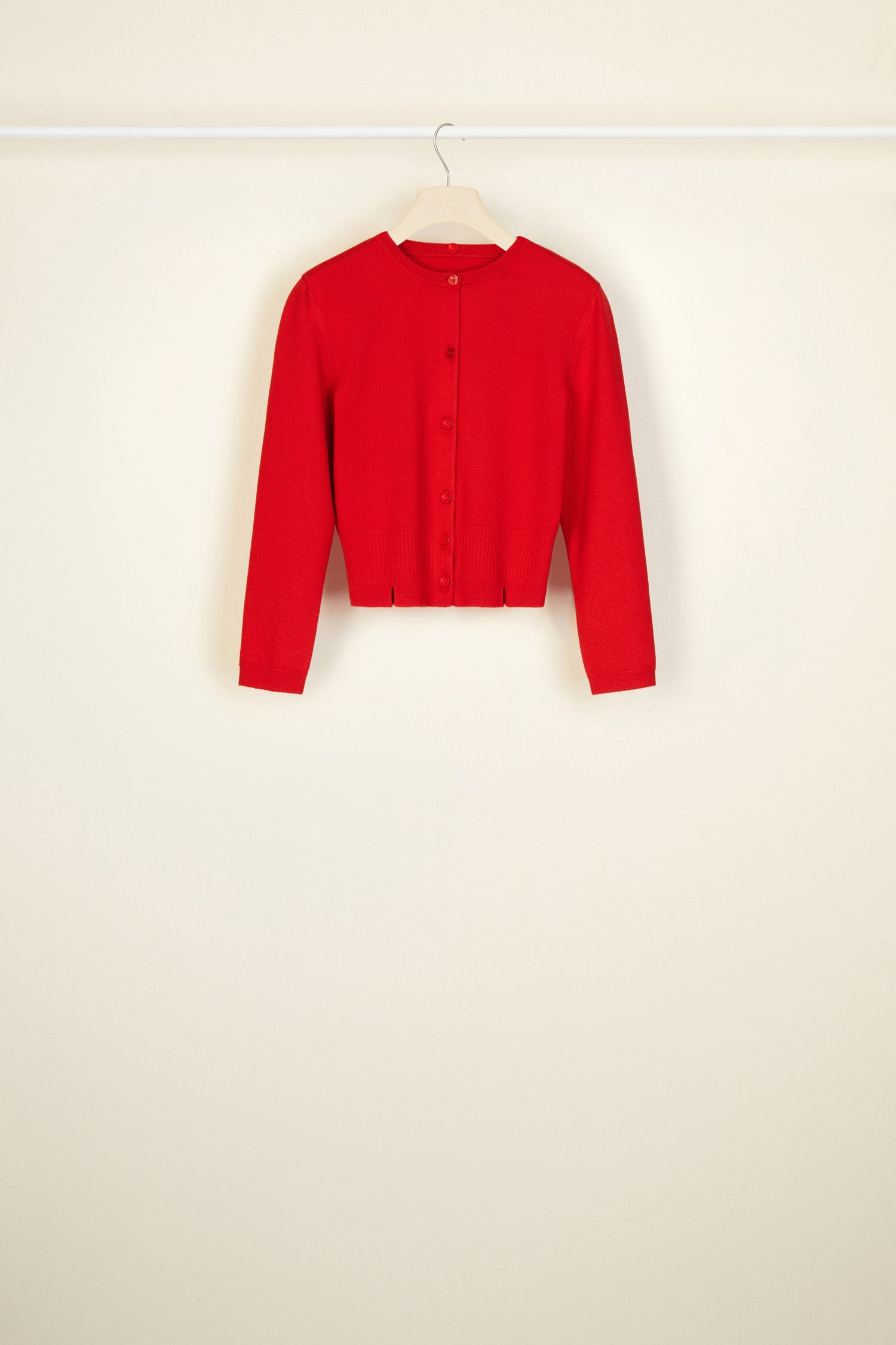 Patou KN036 gilet cardigan court rouge Capucine col ajouré