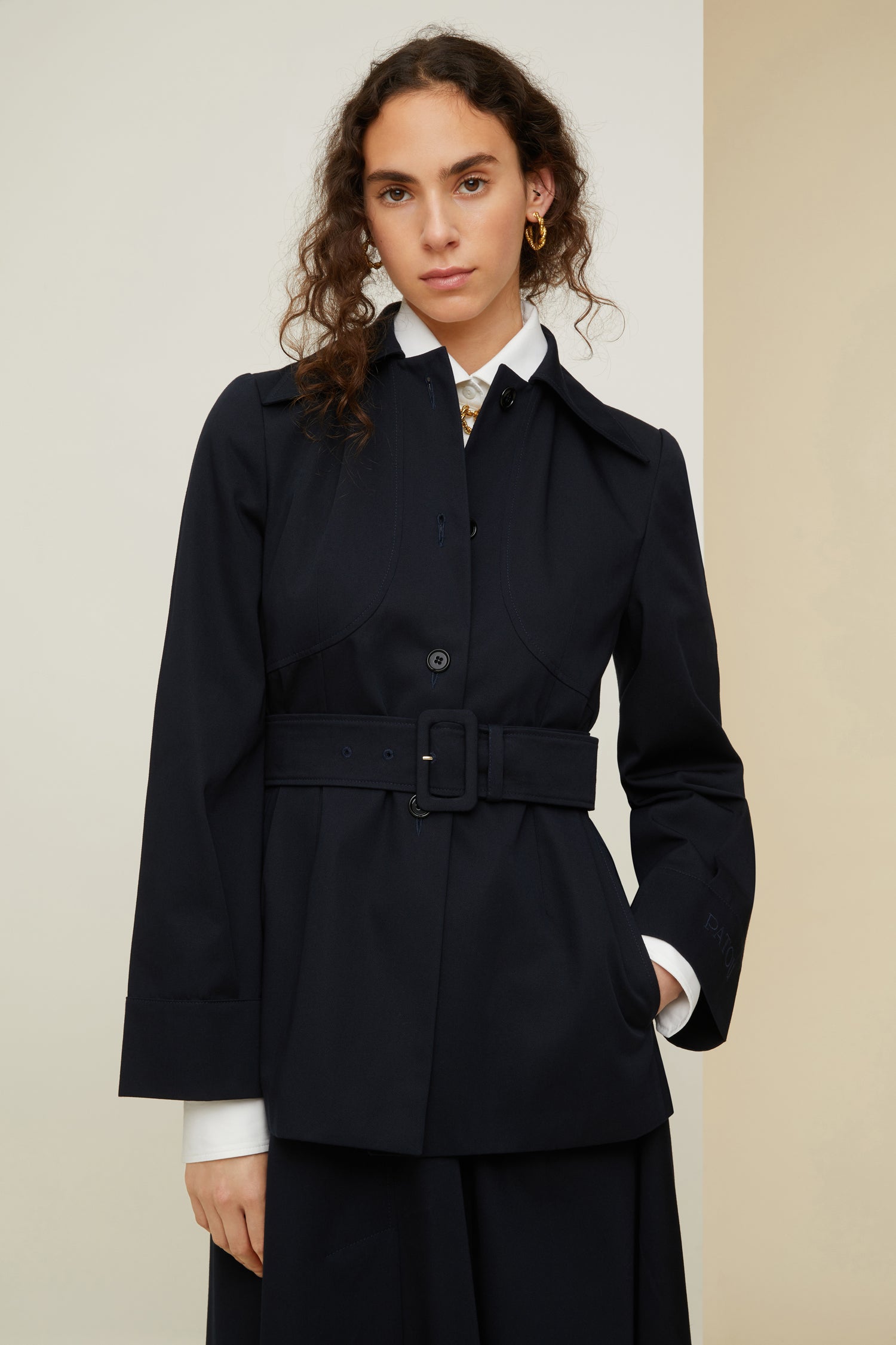 Patou JA023 veste ceinturée coton bio bleu nuit