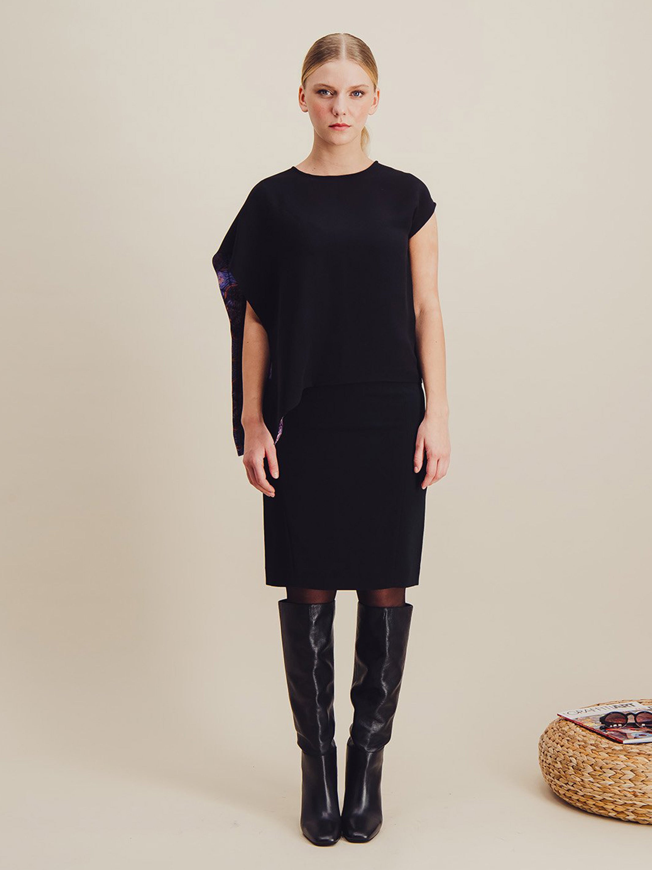 Anahide Saint André Contrejour top asymétrique noir orange