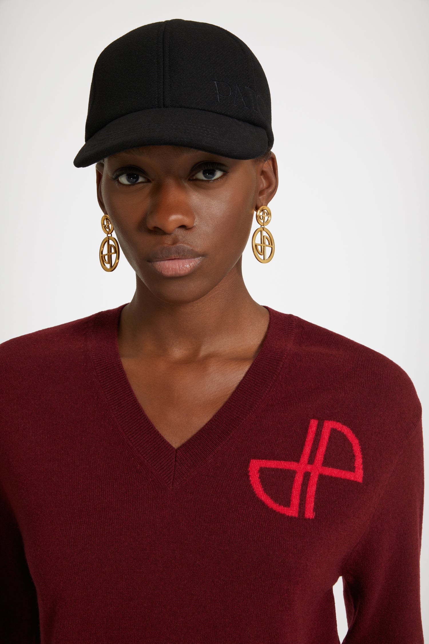 Patou KN132 pull col V laine cachemire bordeaux dahlia