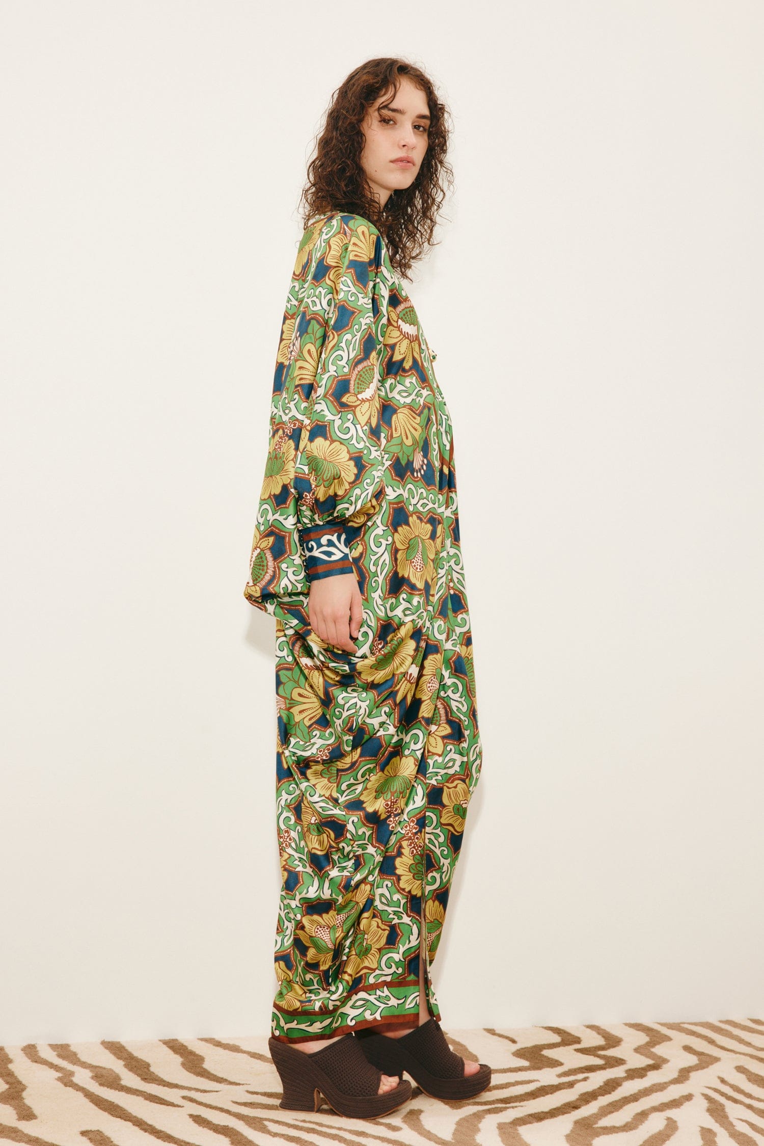 Alemaïs Liana V Neck Silk Midi robe midi soie taille 10